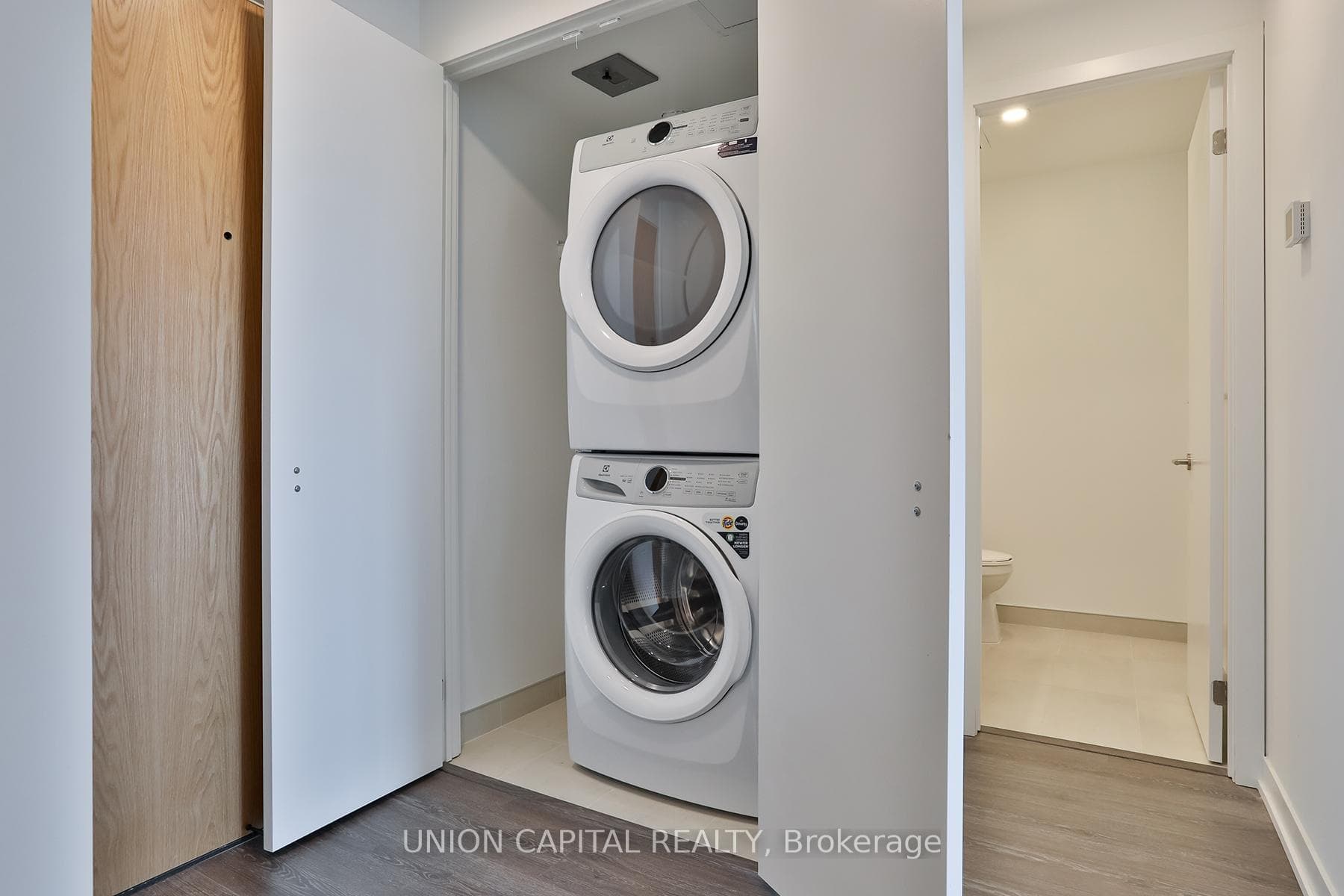 7950 Bathurst Street Unit 2407 photo 16