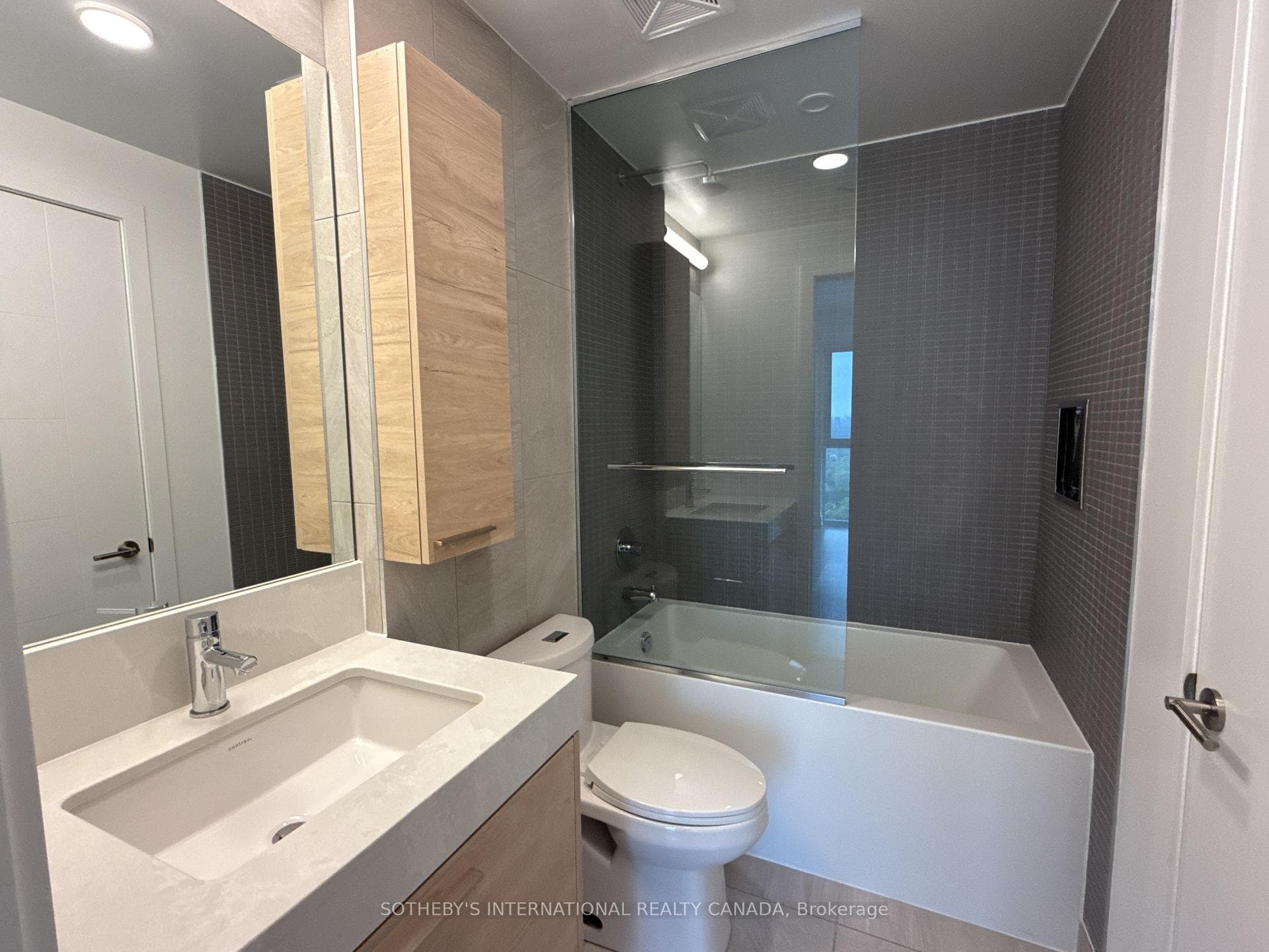 200 Redpath Avenue Unit 2208 photo 7