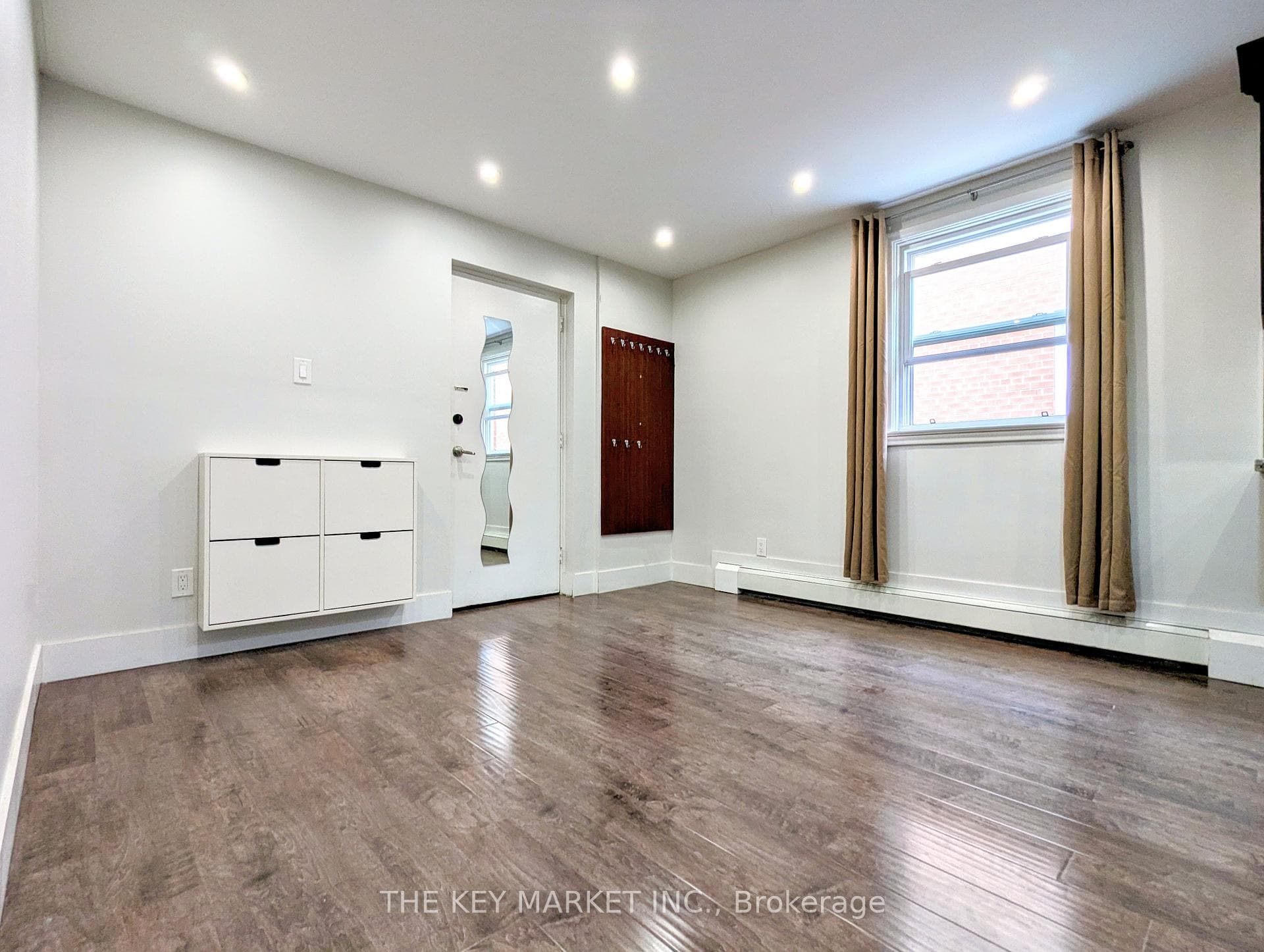 211 St Clements Avenue Unit 2 photo 5
