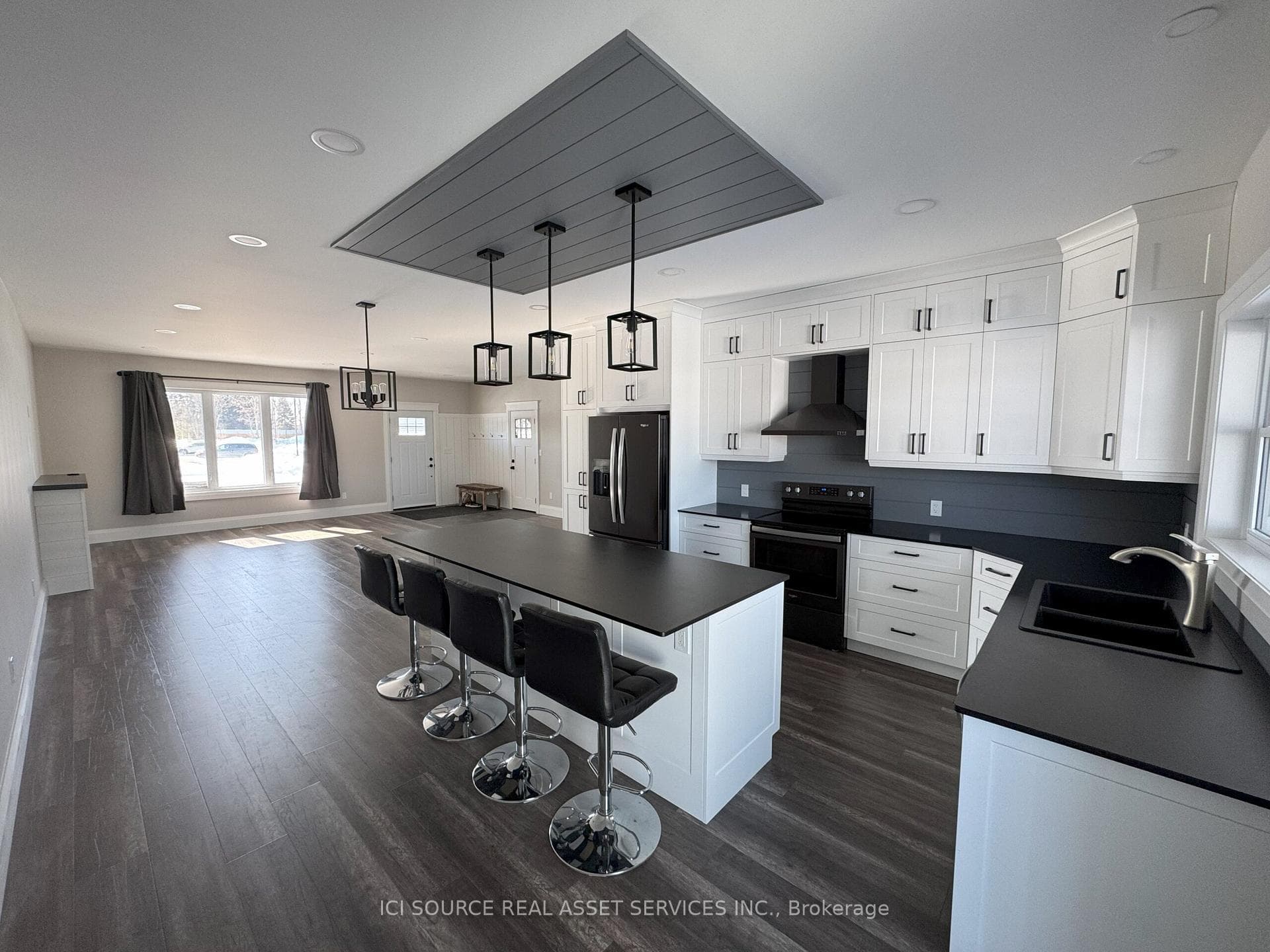 18 Smith Drive photo 6