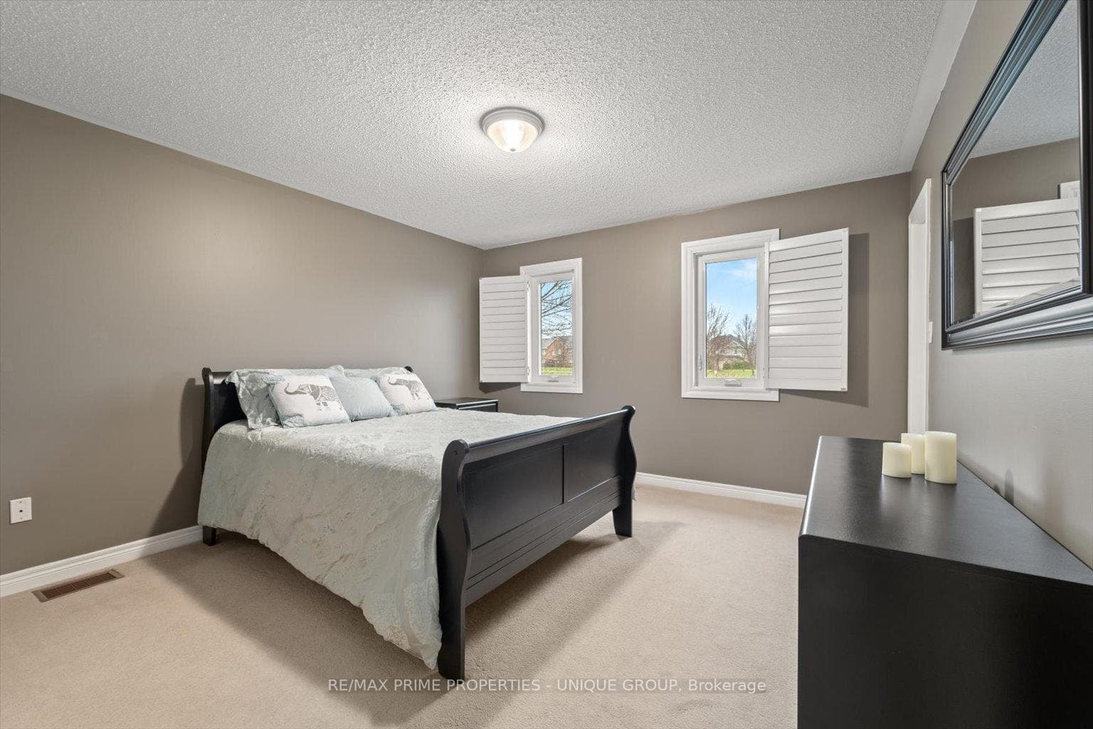 181 Baywell Crescent photo 15