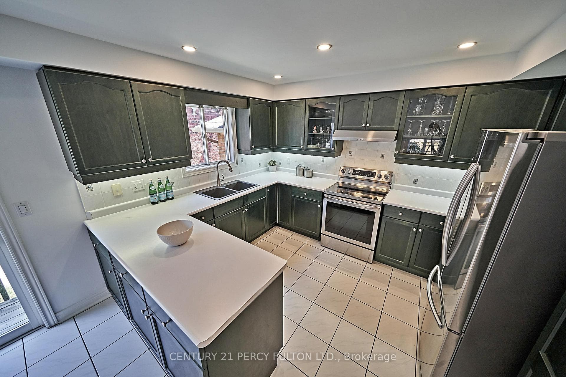 90 Bowles Drive photo 14