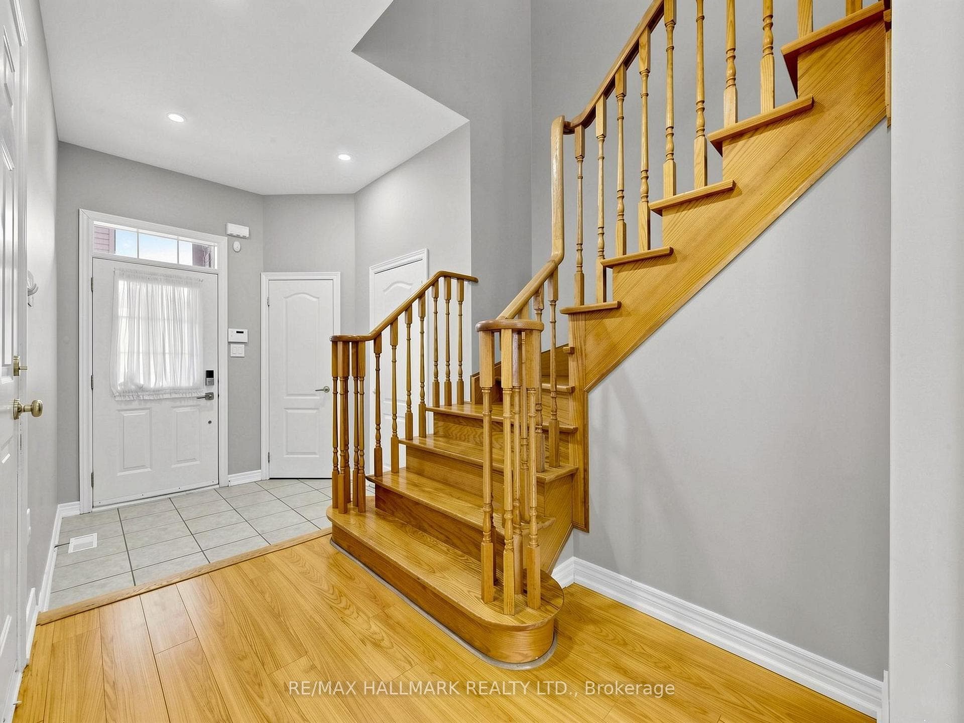 44 Venture Avenue photo 19
