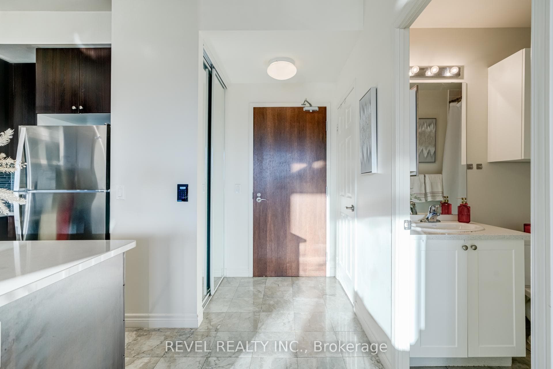 339 Rathburn Road Unit 512 photo 3