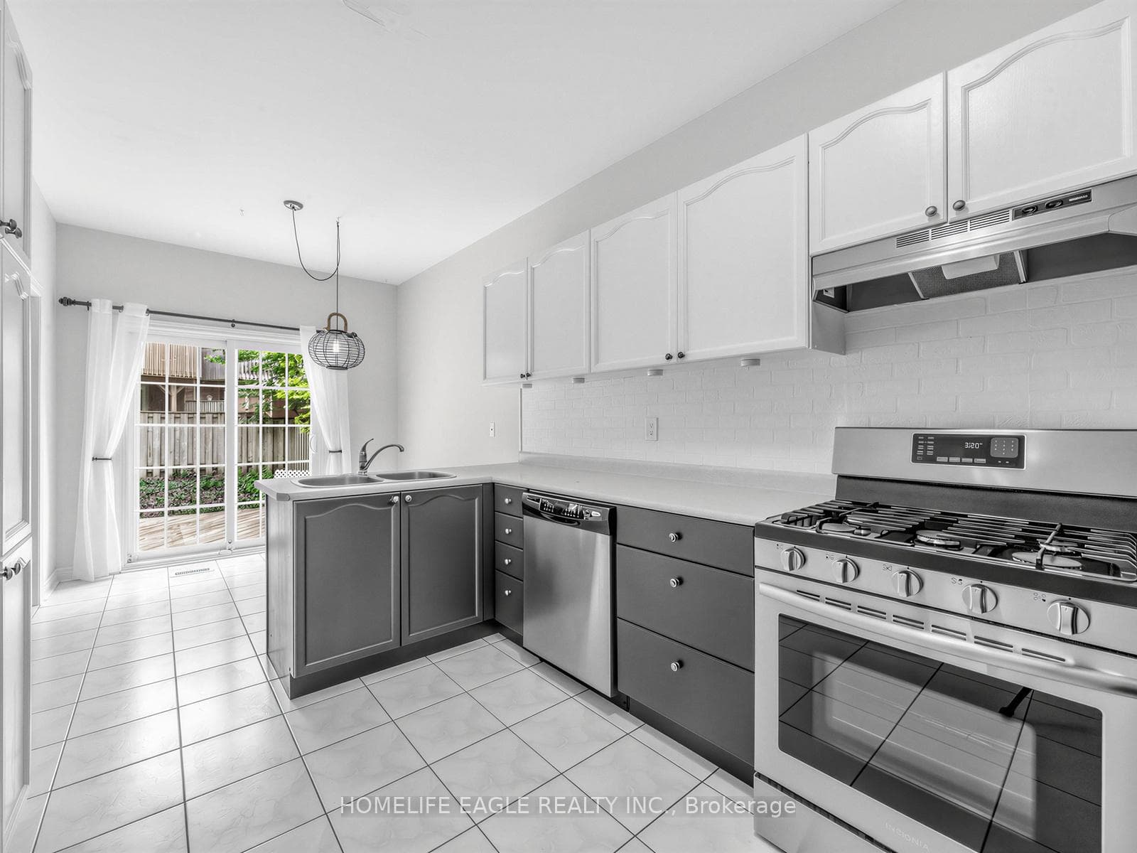 101 Downey Circle photo 17