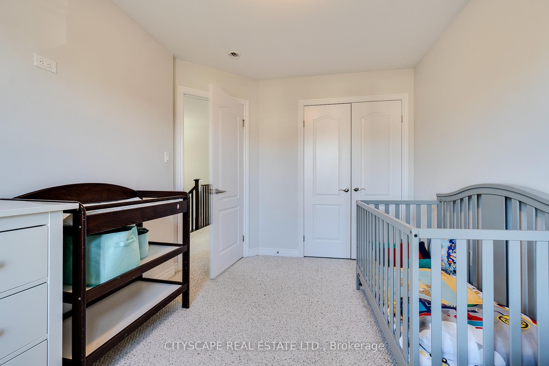 144 Hazelton Avenue photo 31