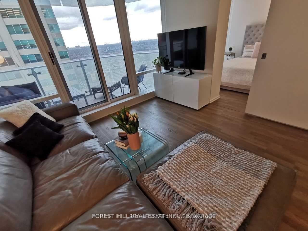 1 Bloor Street Unit 2412 photo 11