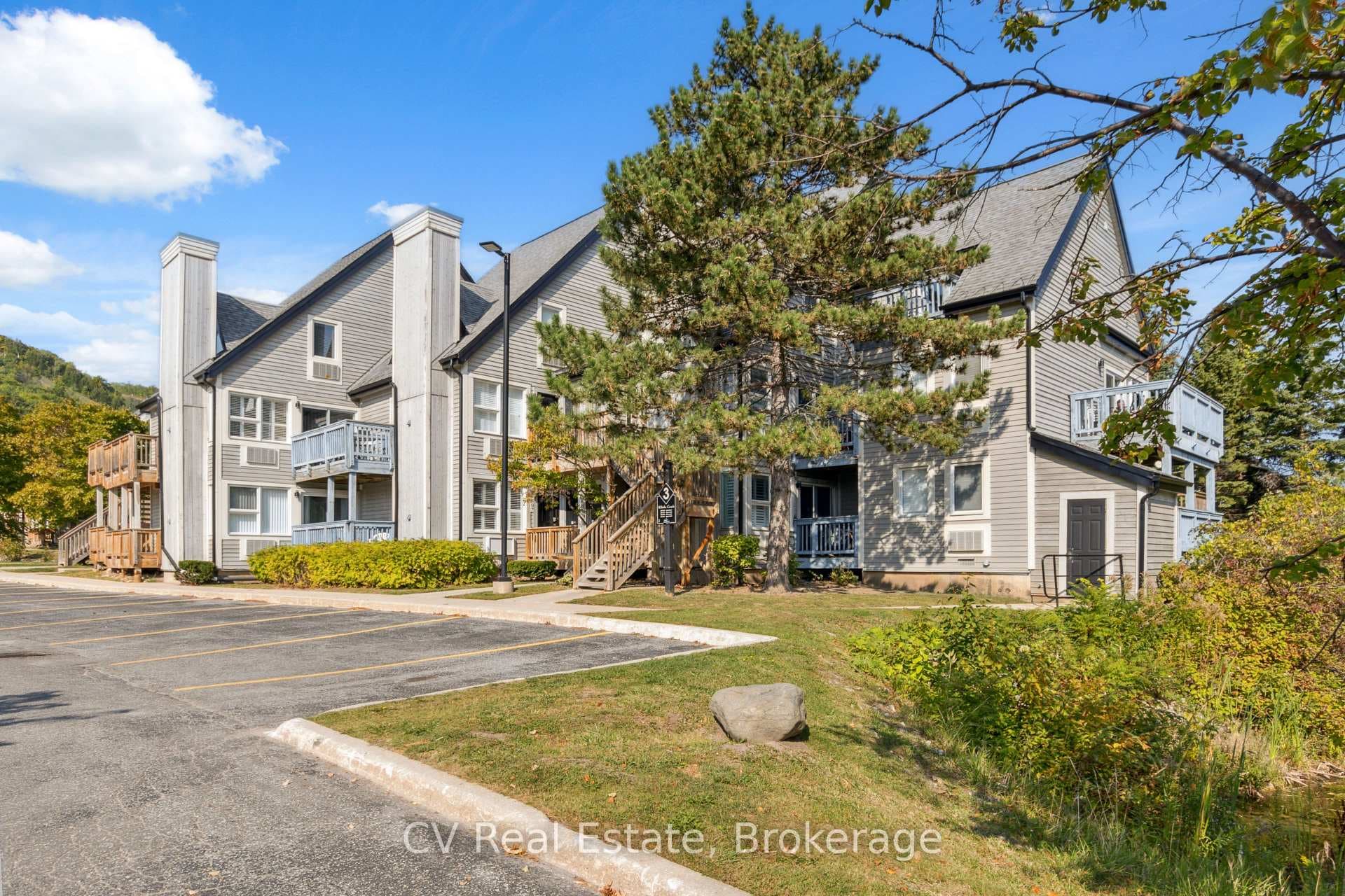 796468 Grey 19 Road Unit 307 photo 1