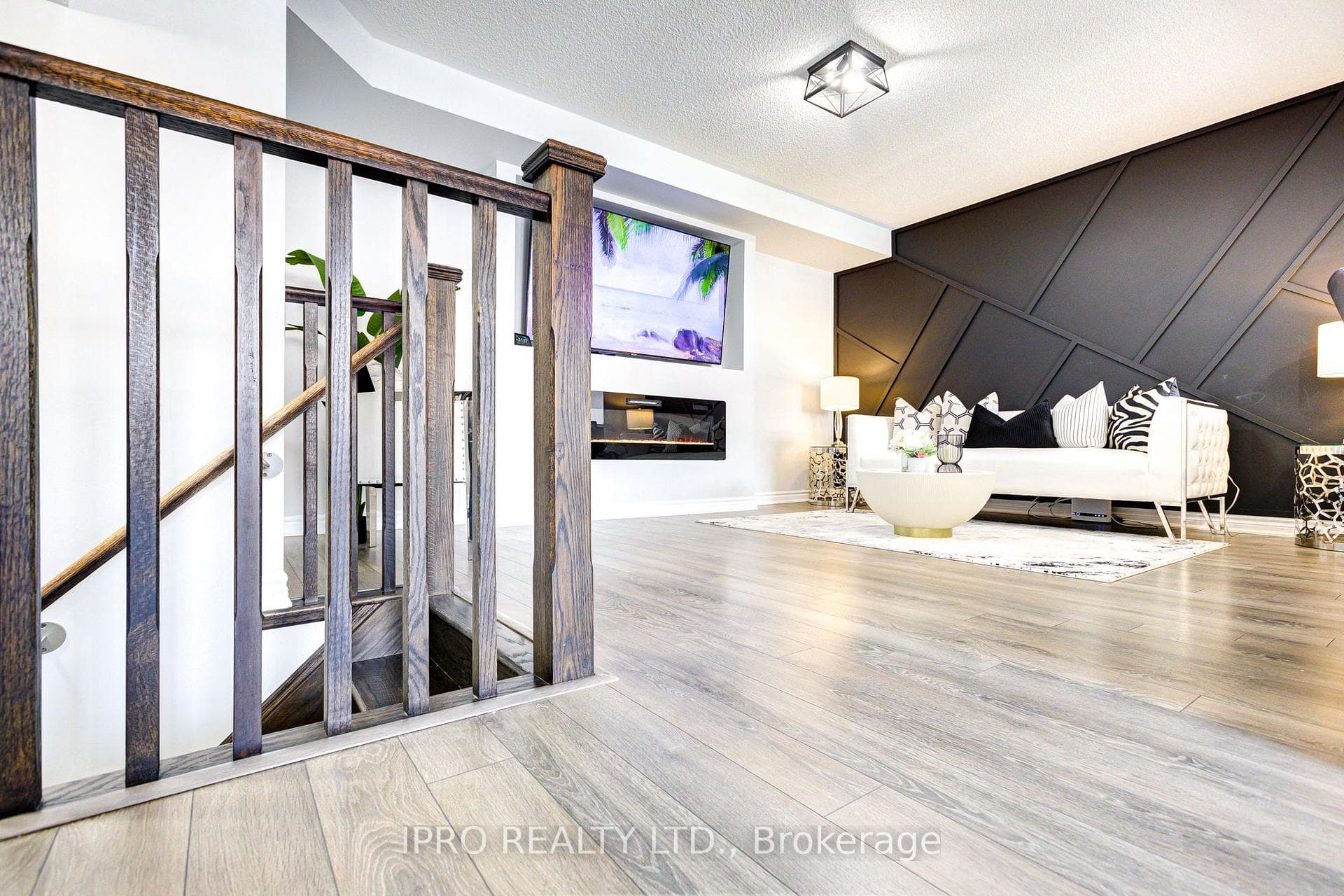 298 Casson Point photo 5