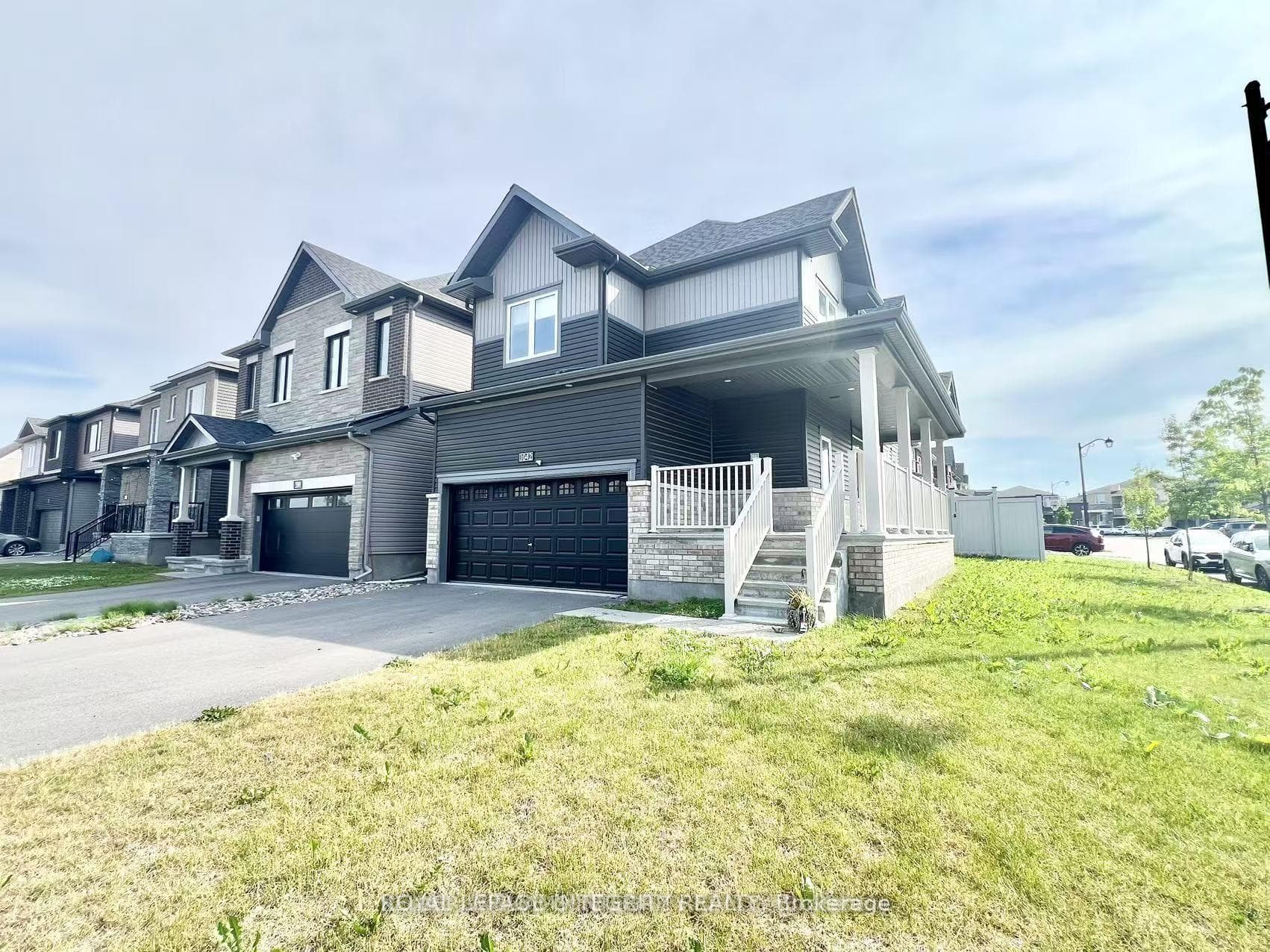 1042 Parabolica Way photo 2