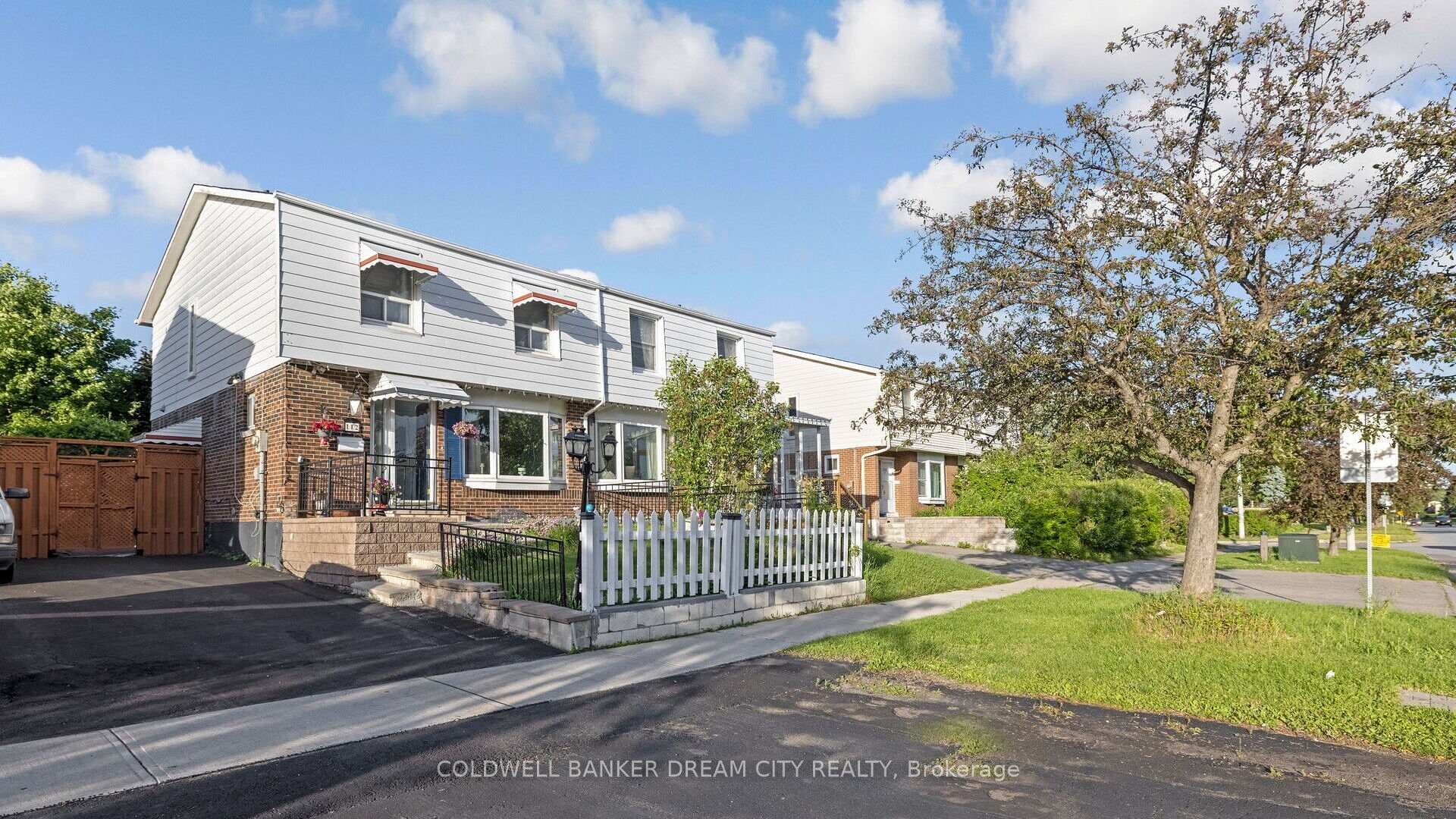 112 Hansen Road photo 1