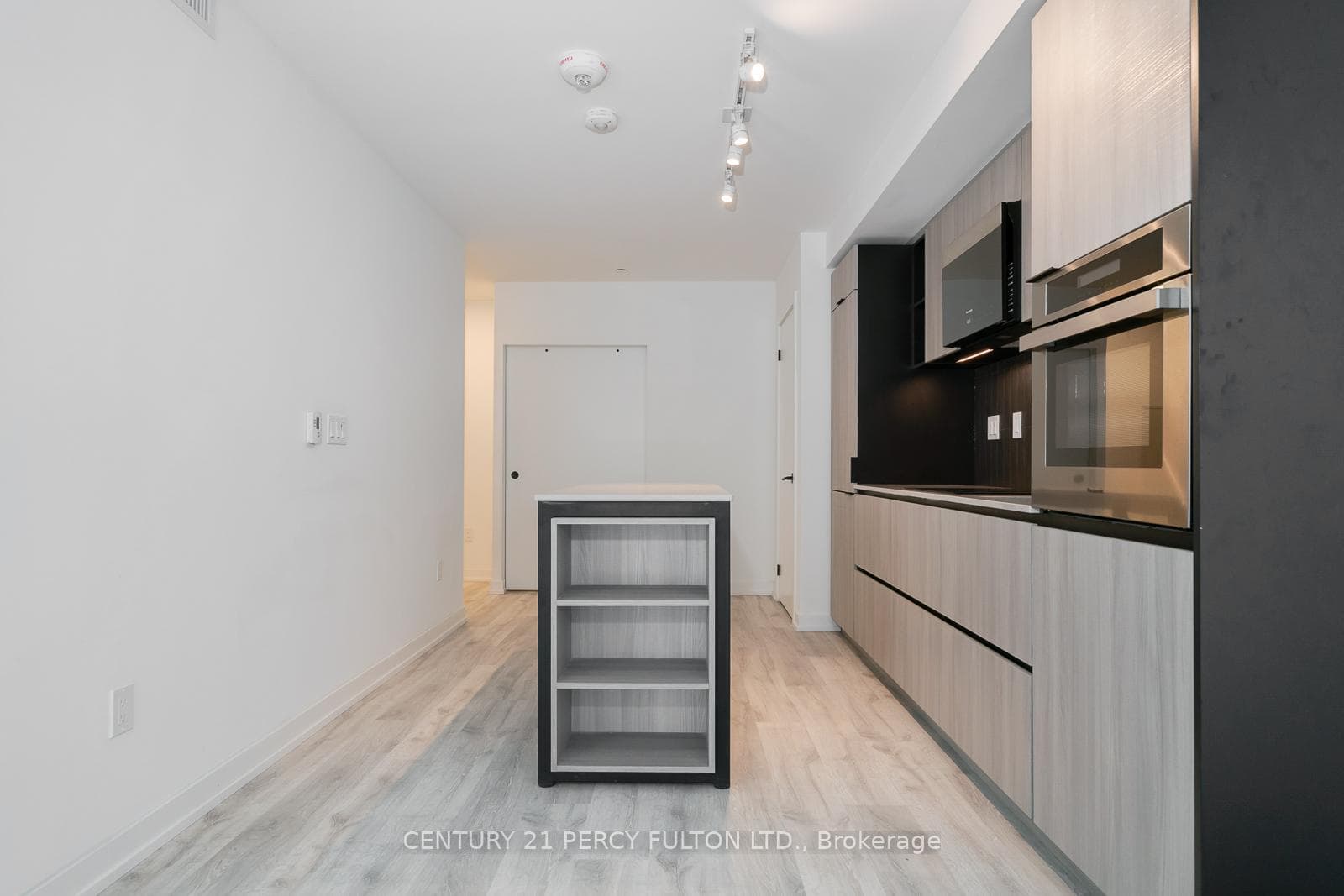 2 Augusta Avenue Unit 707 photo 5