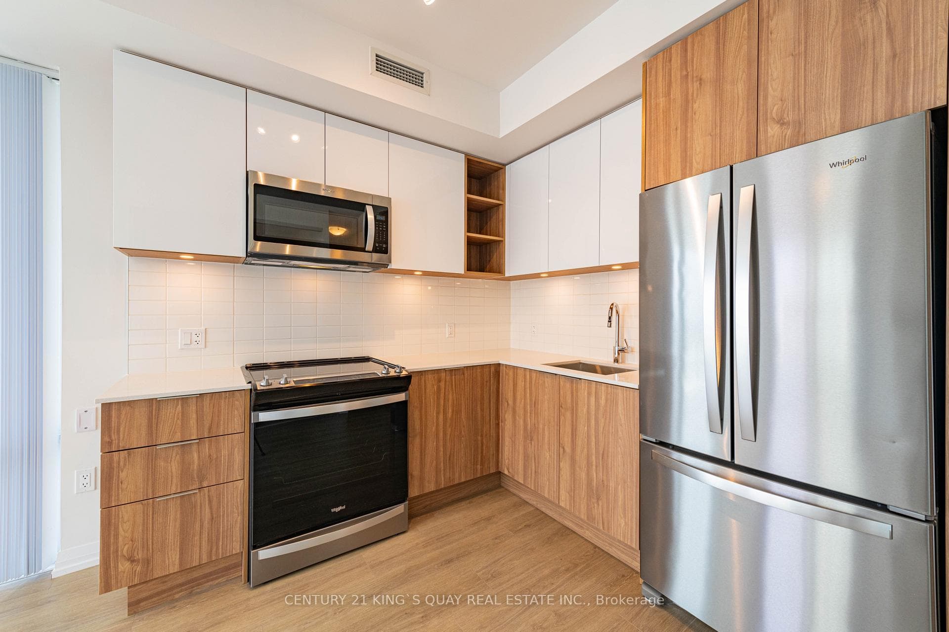25 Holly Street Unit 1507 photo 4