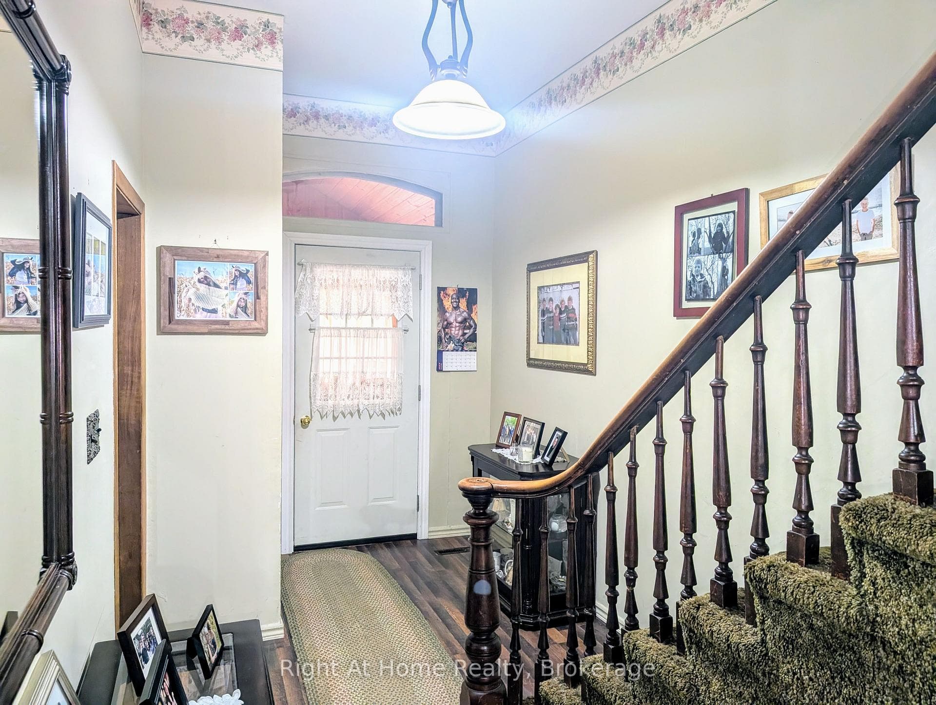 142 Douro St Street photo 10