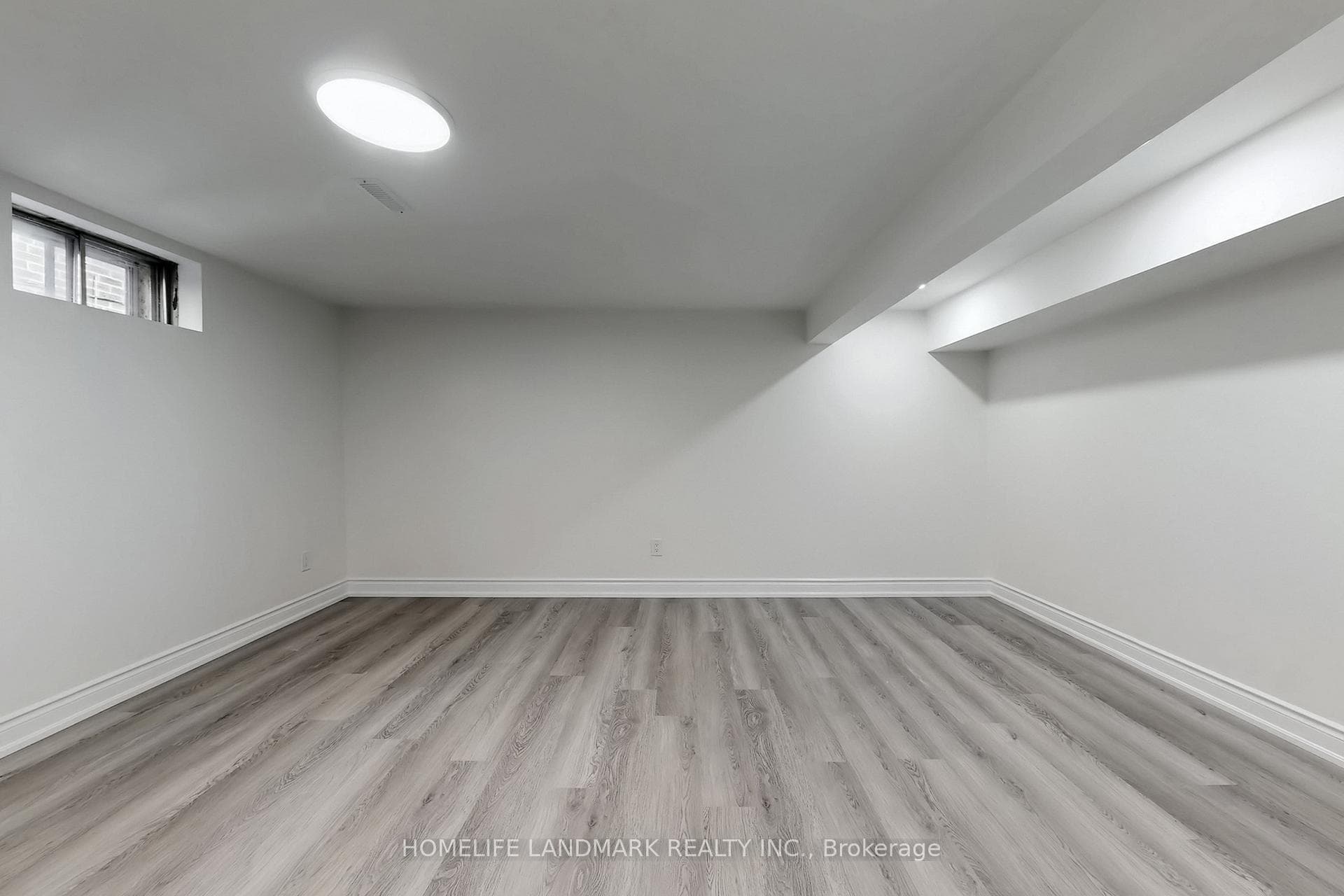 38 Pebblehill Square photo 42