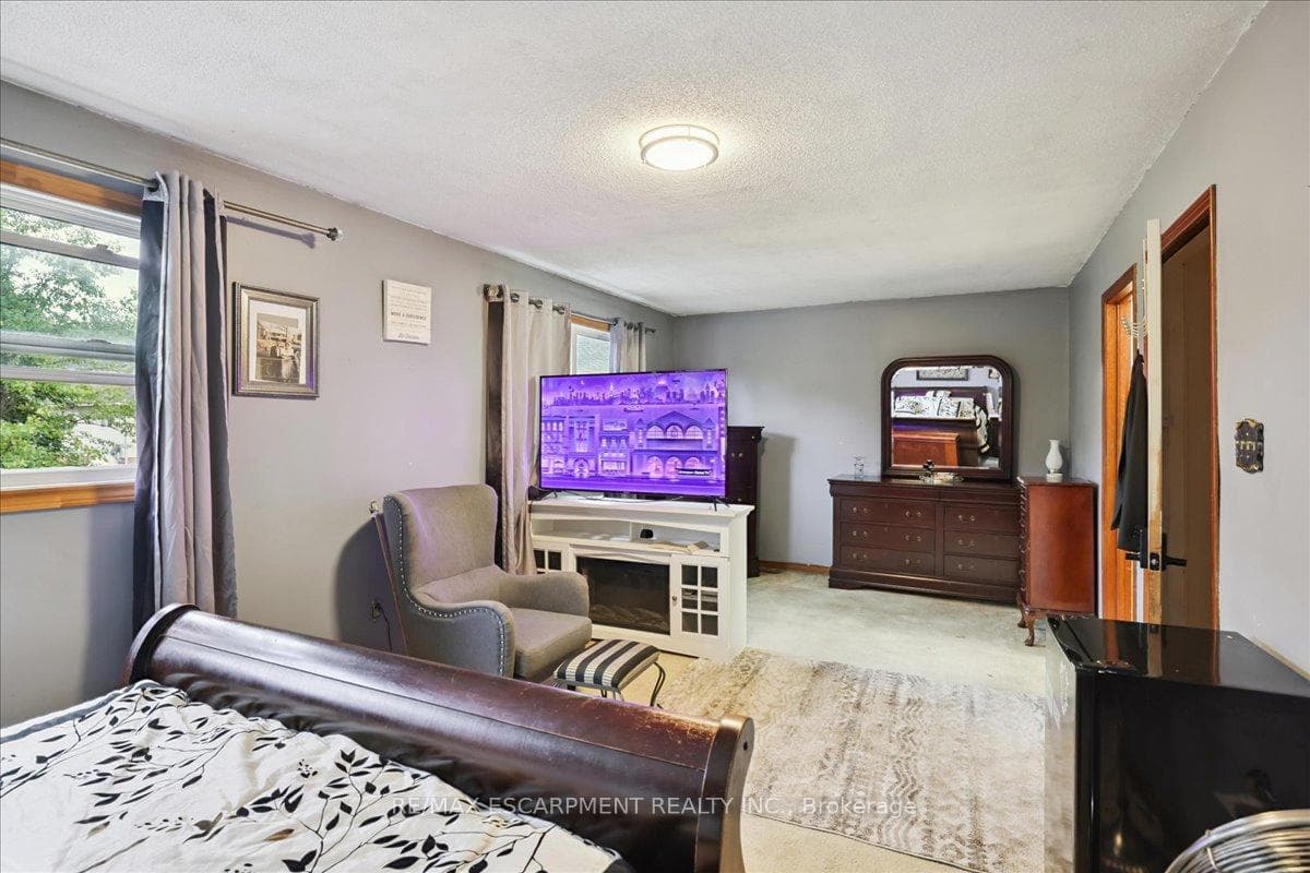 1582 Riley Avenue photo 15