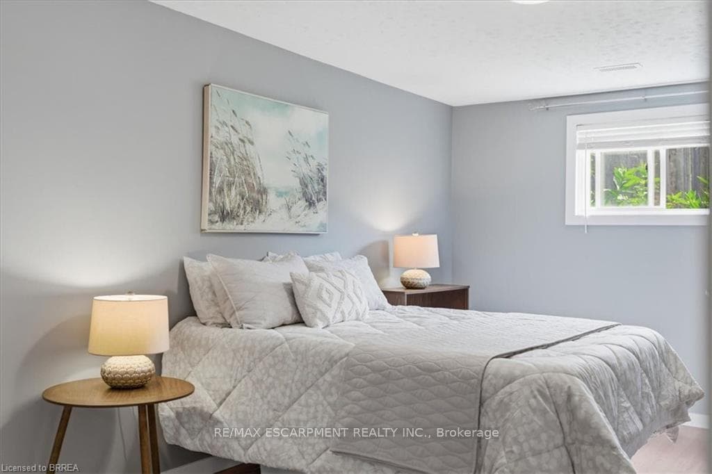 33 Edward Avenue photo 26