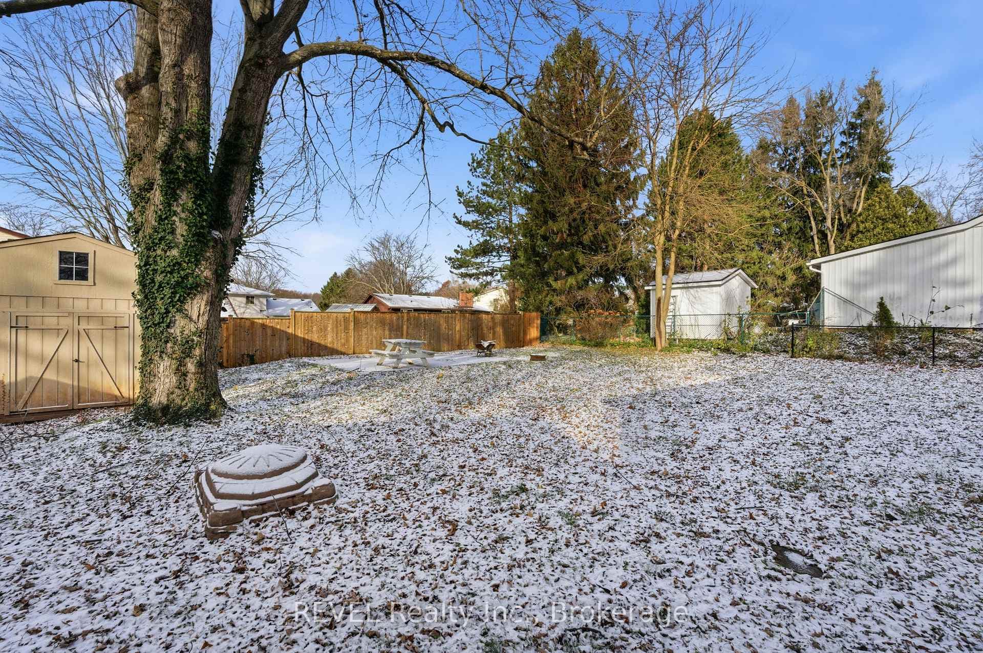 1176 Haist Street photo 26