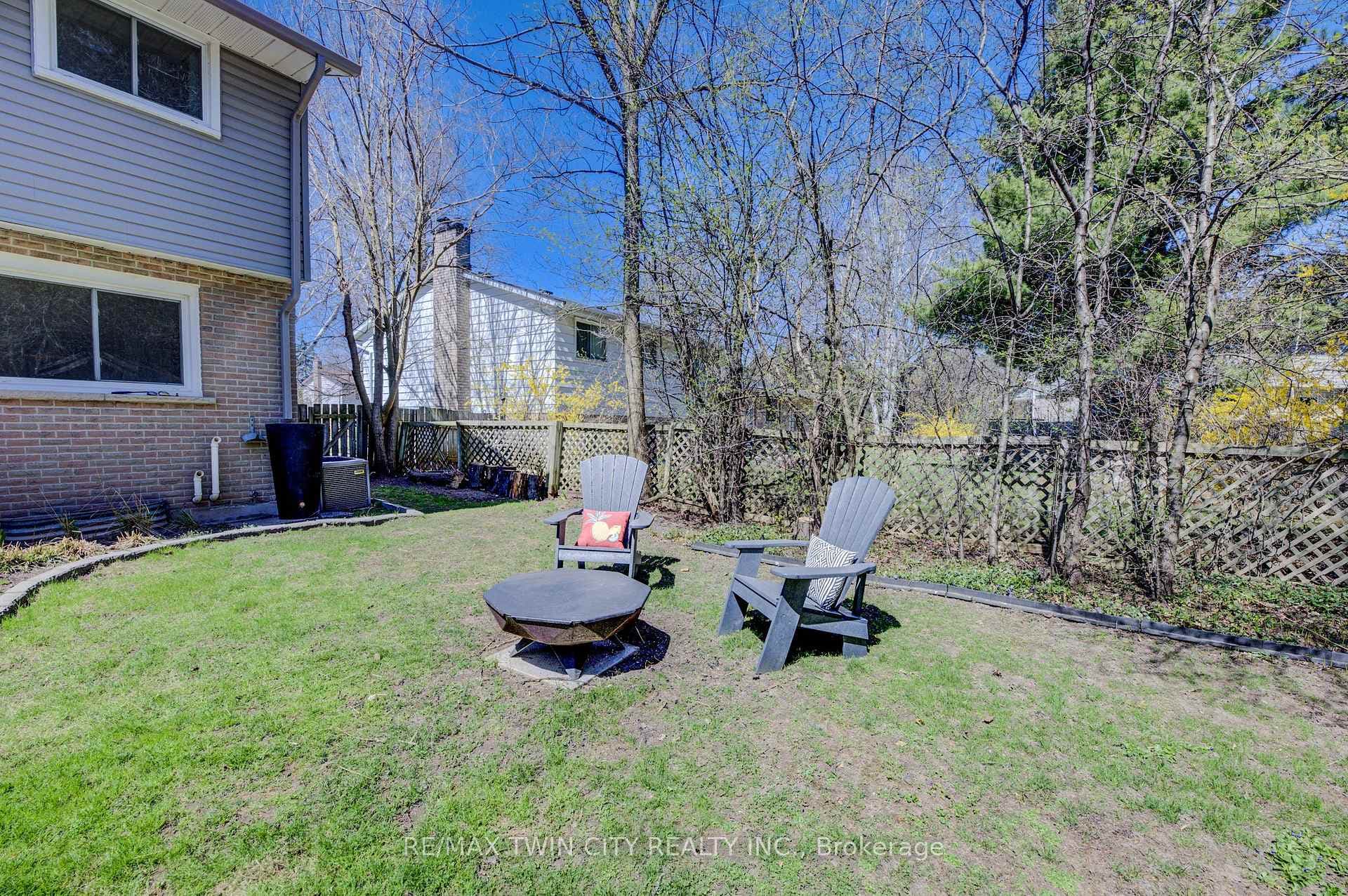 282 Braemore Avenue photo 35