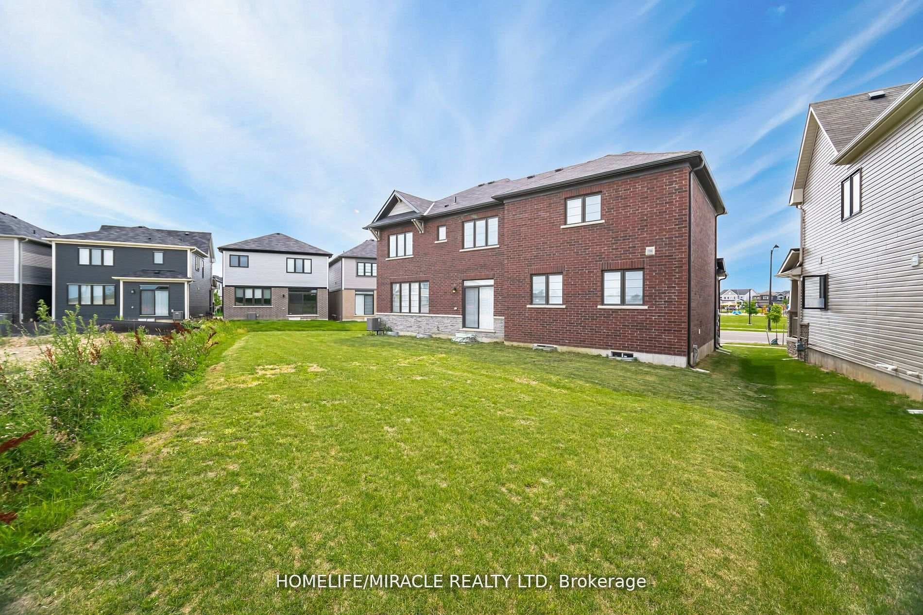 86 Whithorn Crescent photo 38