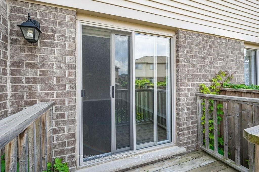 145 Echovalley Drive photo 27