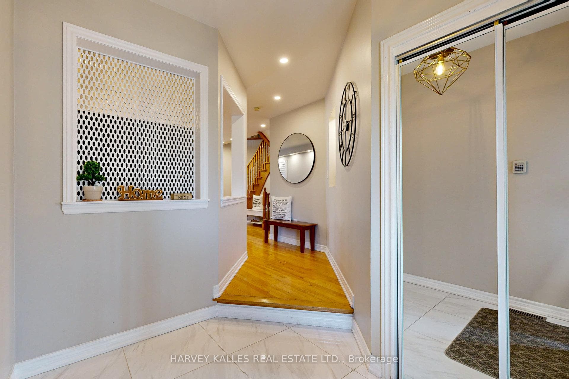9 Agostino Crescent photo 3