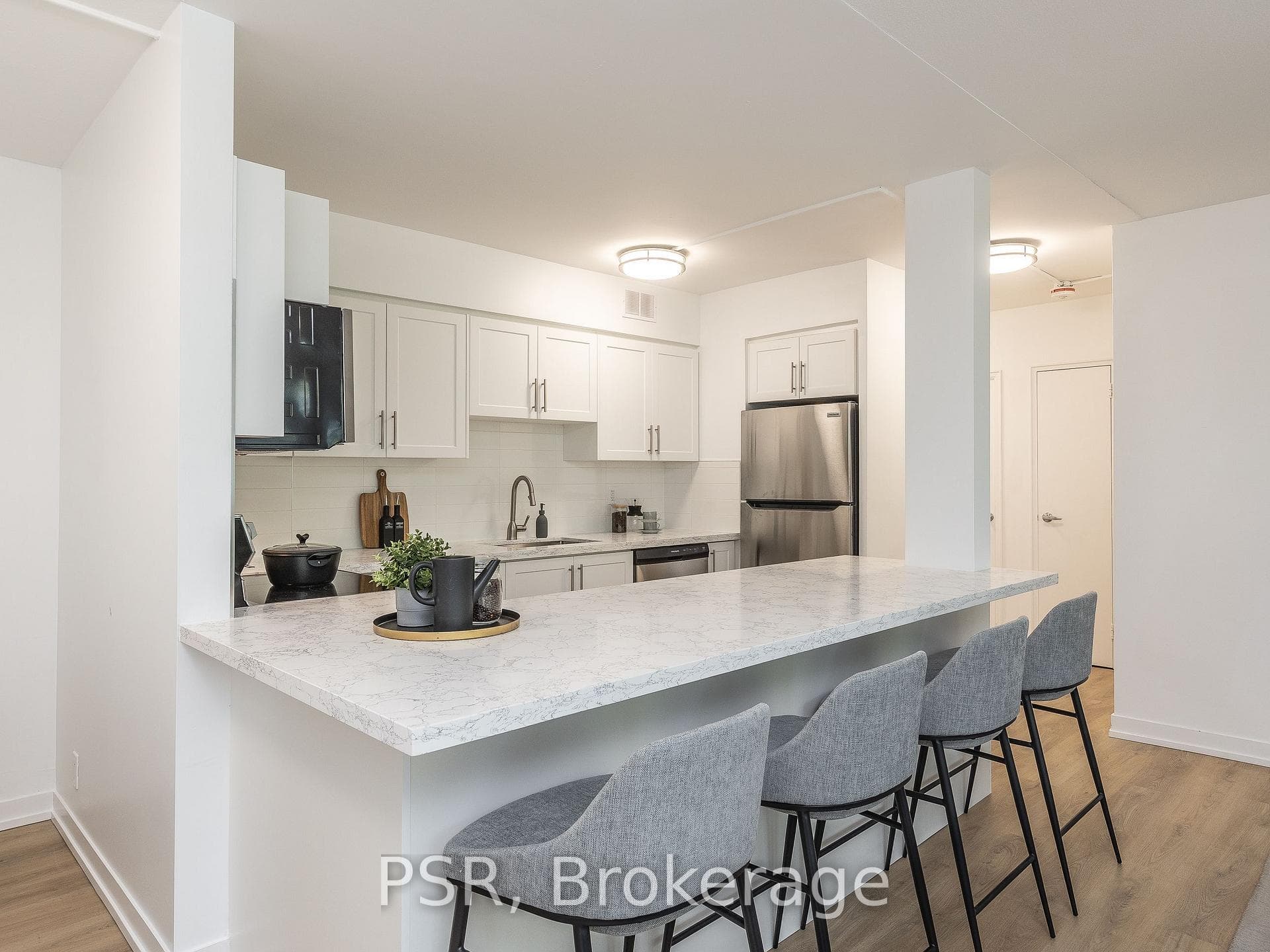 240 Markland Drive Unit 1006 photo 7
