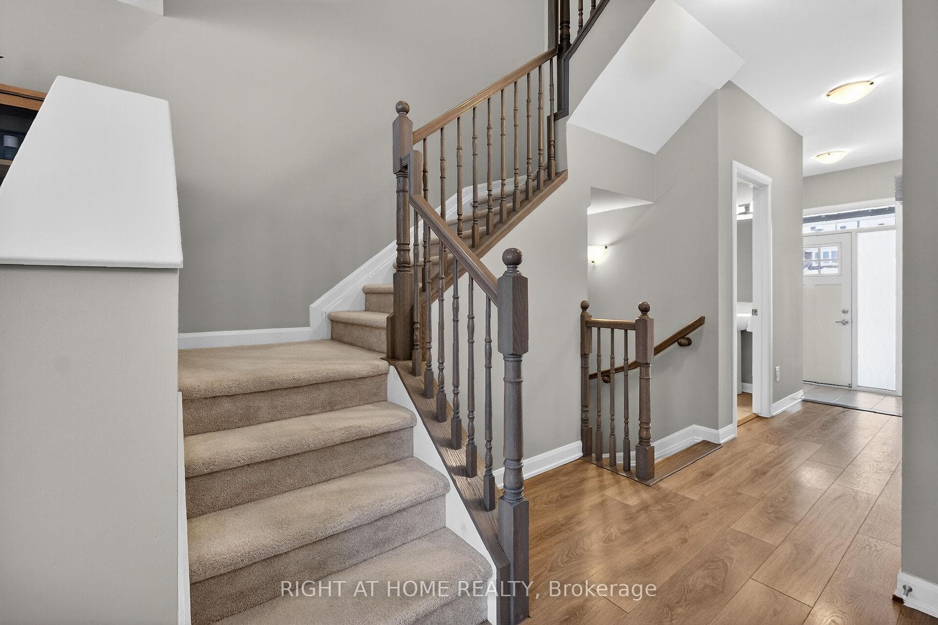 577 Decoeur Drive photo 25