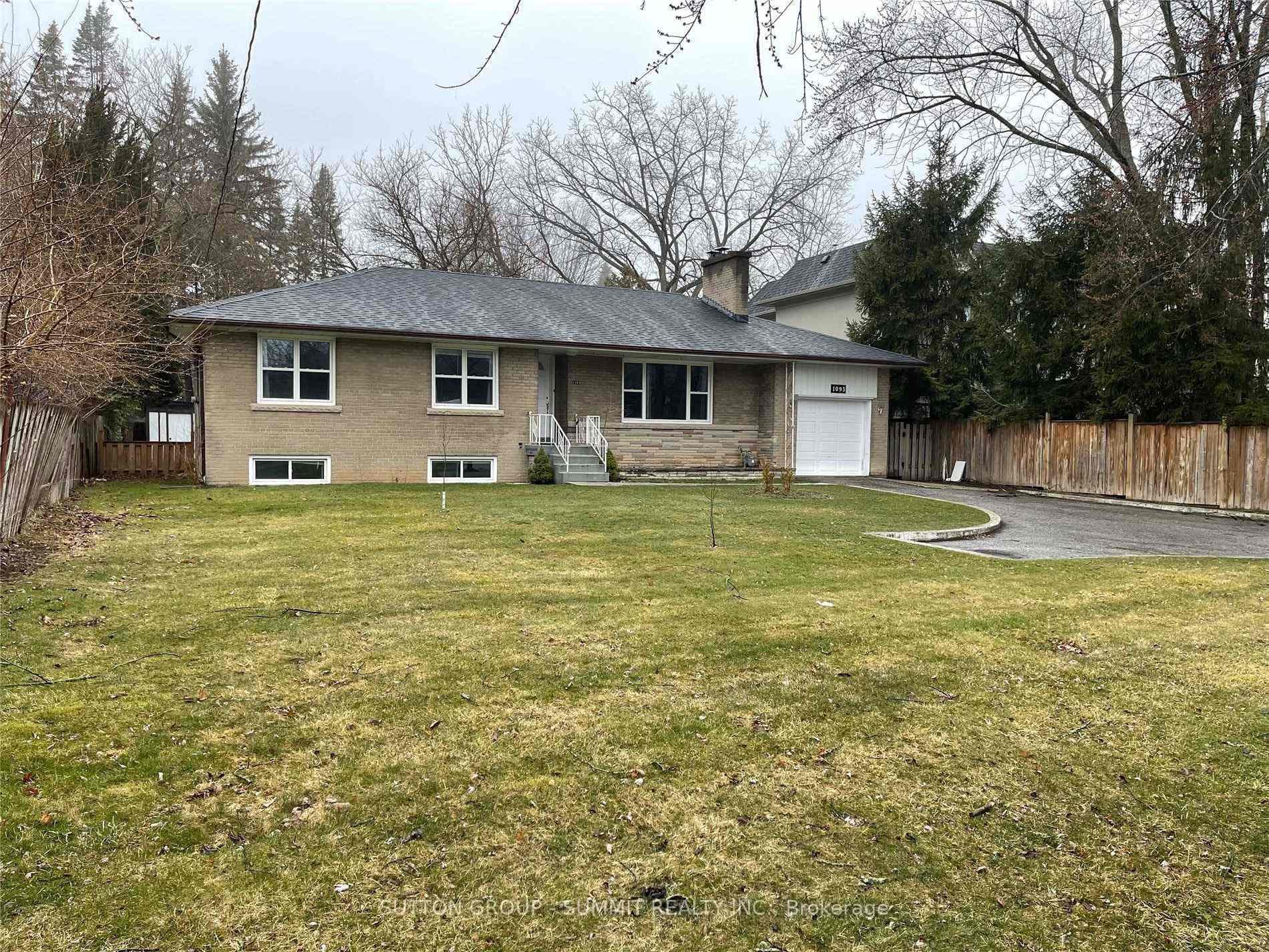1093 Rebecca Street photo 4