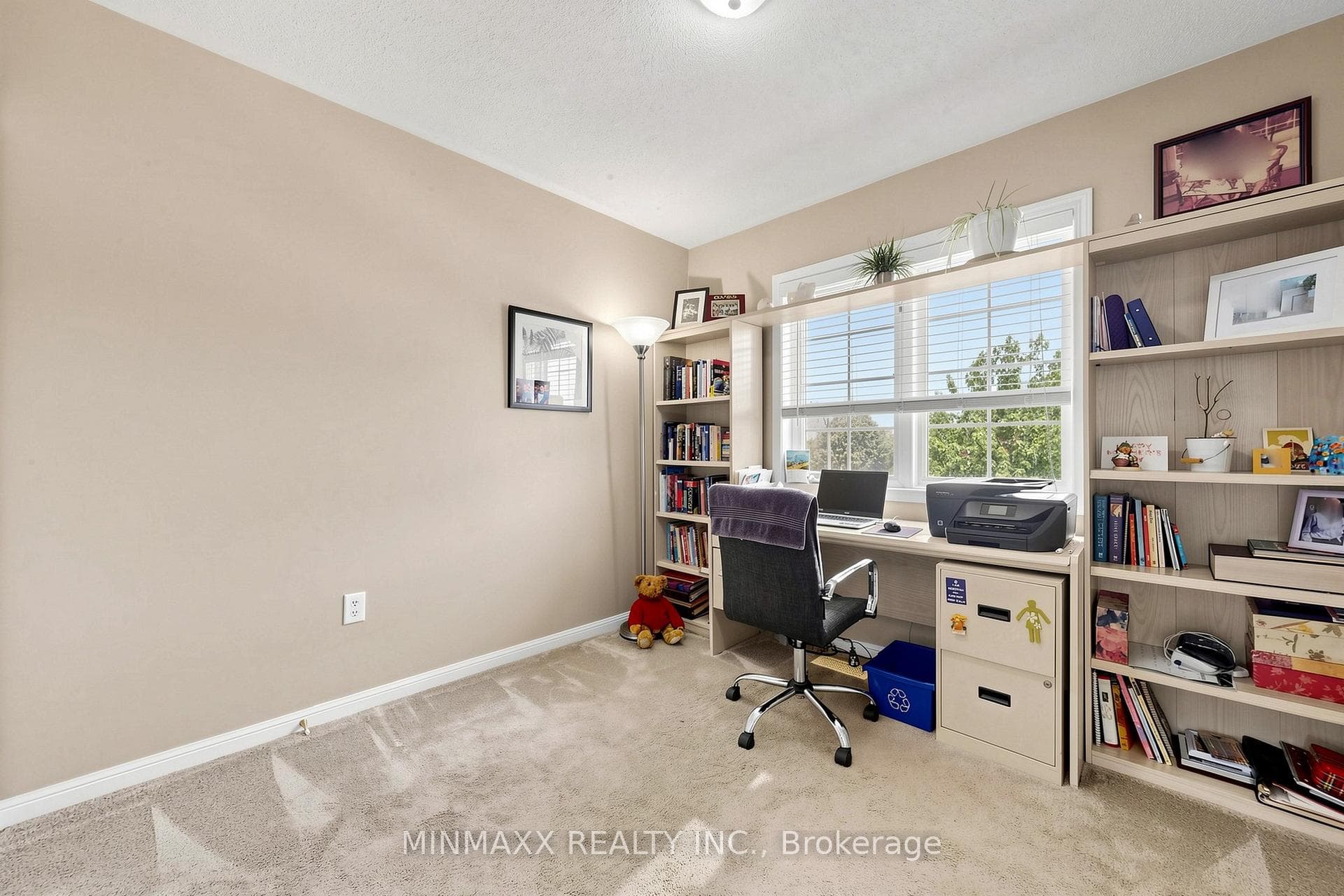 1164 CHAPMAN Crescent photo 26