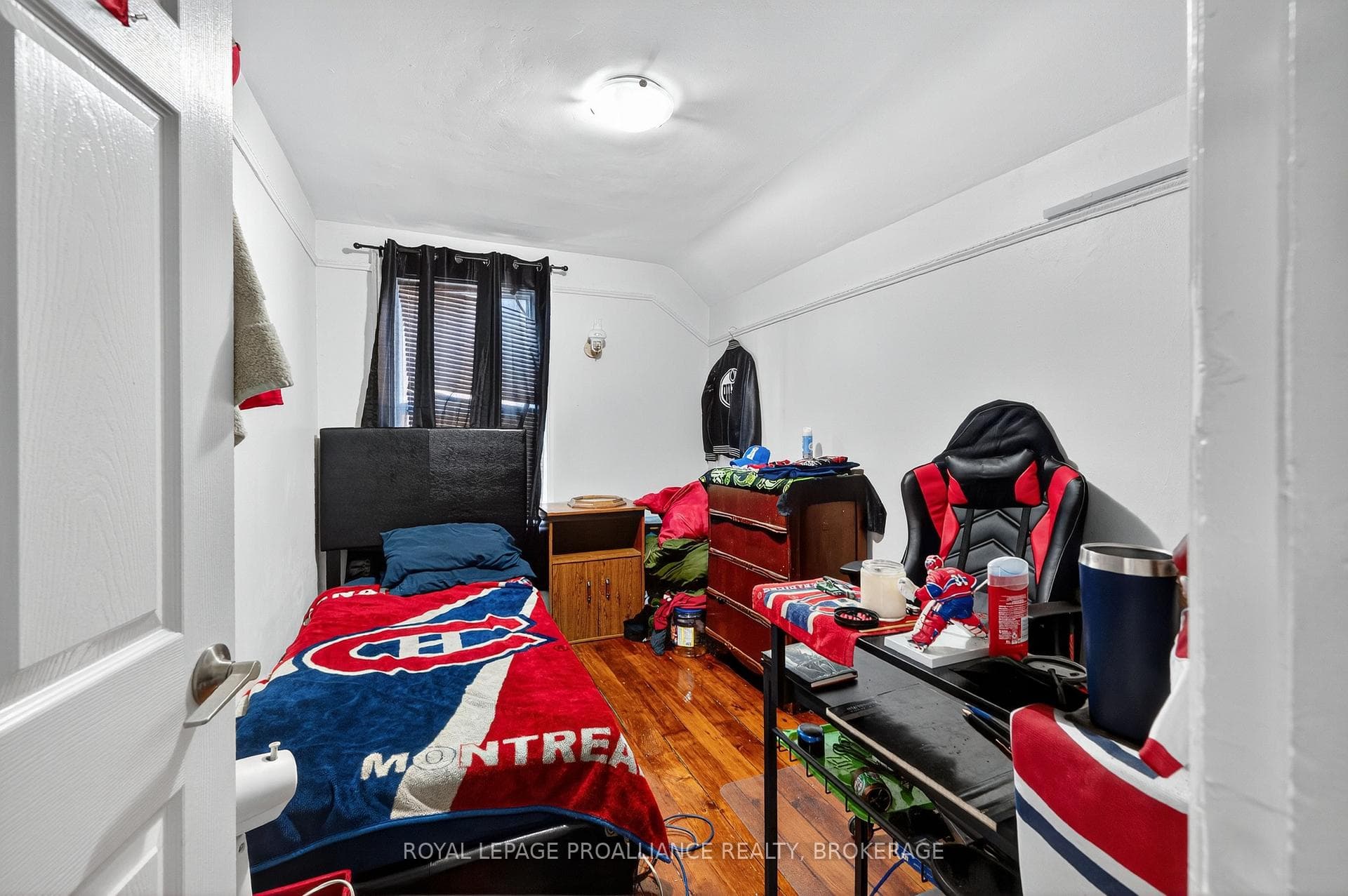 407 Bagot Street photo 12