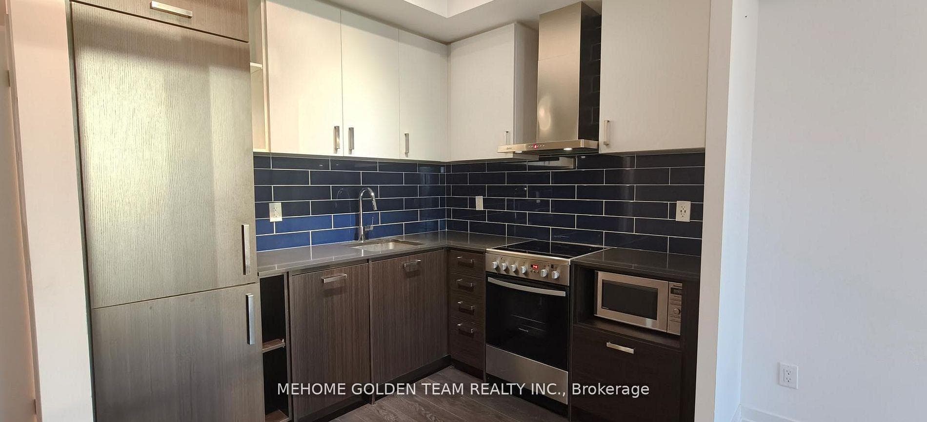125 Redpath Avenue Unit 3207 photo 3