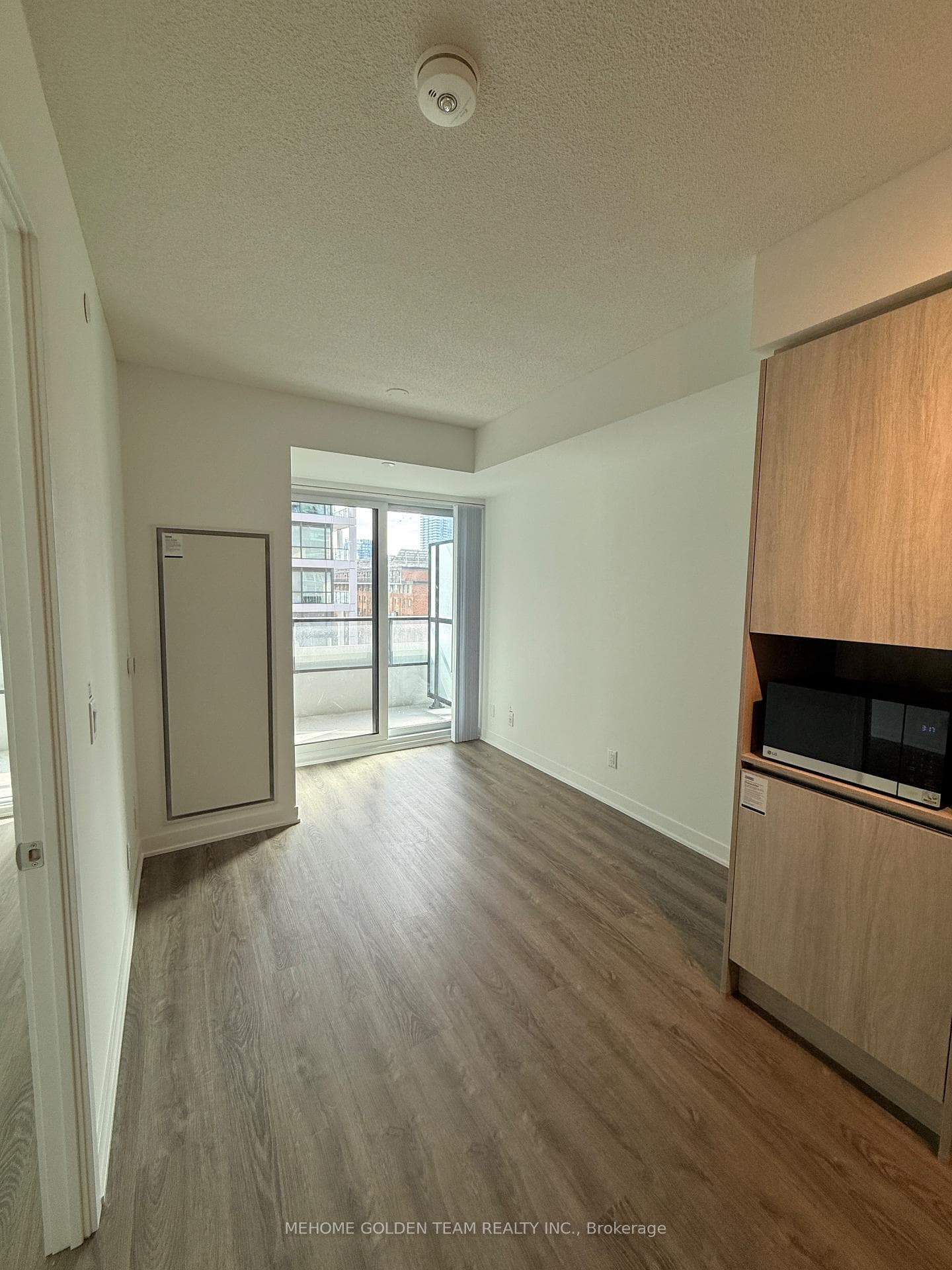 180 Front Street Unit 612 photo 7