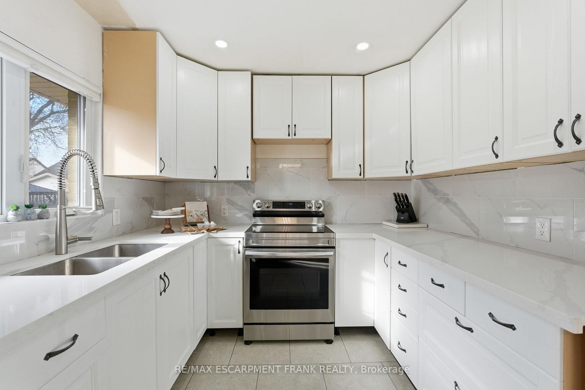 352 East 28th Street photo 17
