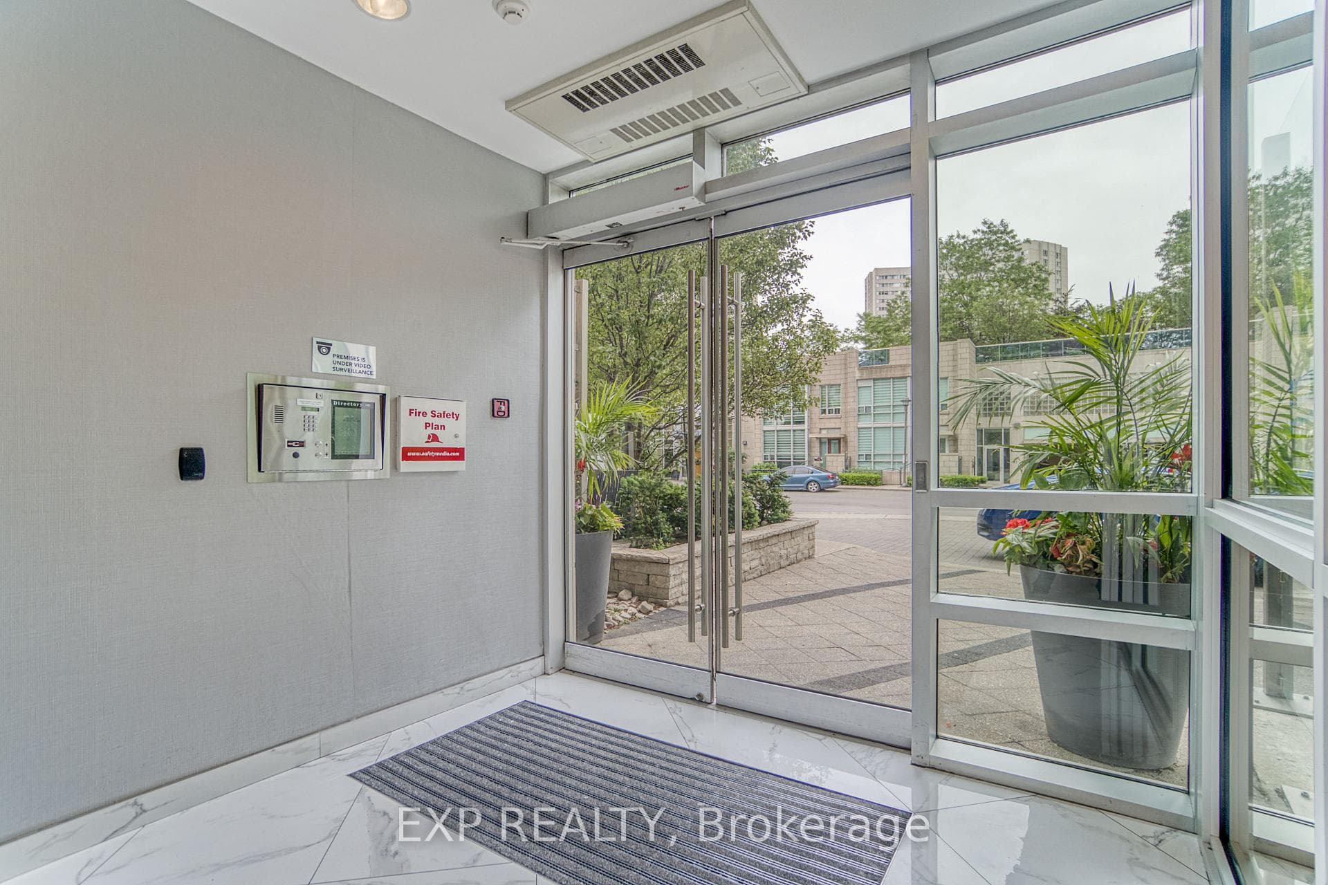 80 Absolute Avenue Unit 1204 photo 4
