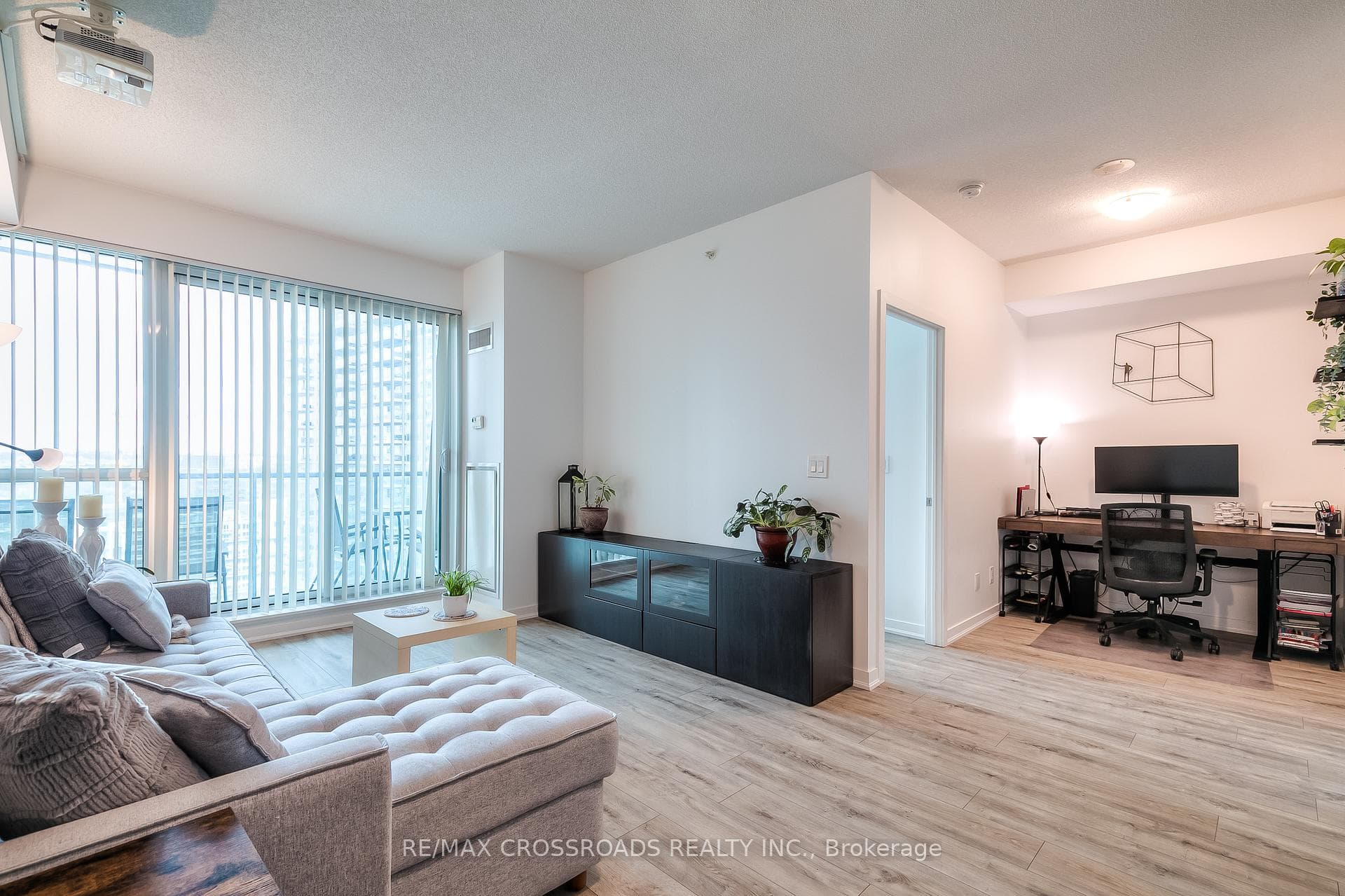 150 East Liberty Street Unit 1701 photo 9