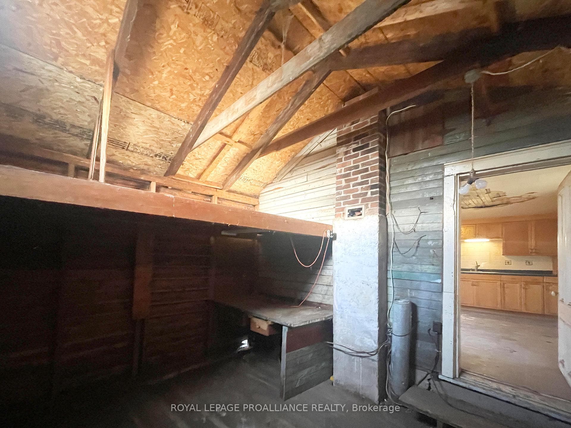 Rear Shed to kitchen