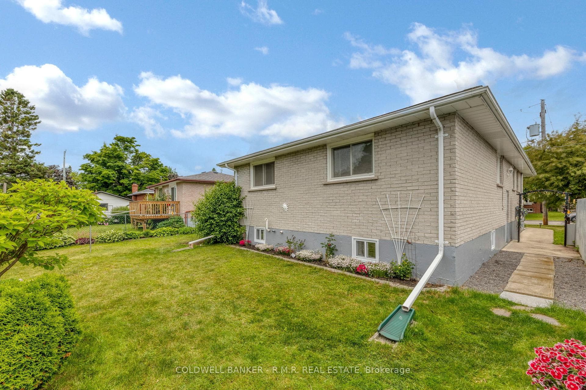 543 Sandmere Crescent photo 31