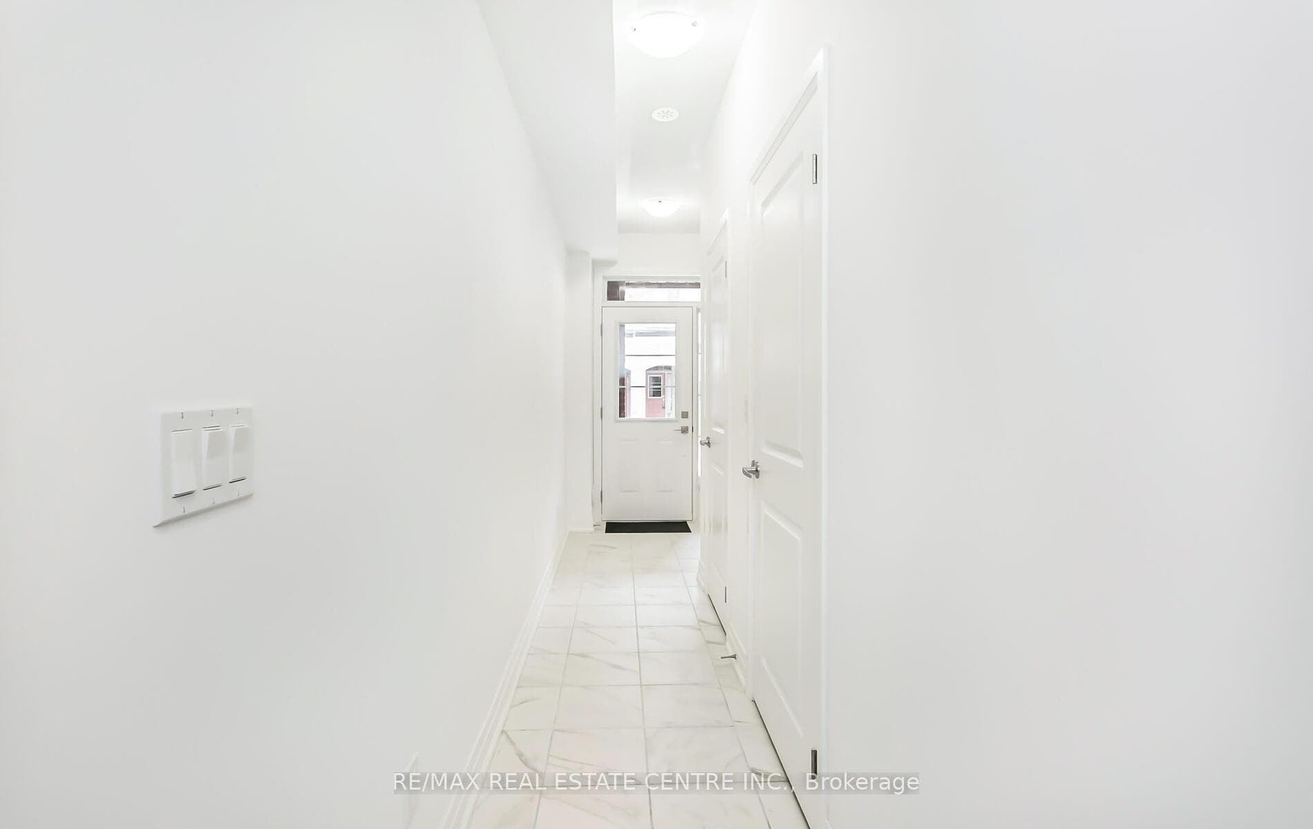 9 Waterside Way photo 4