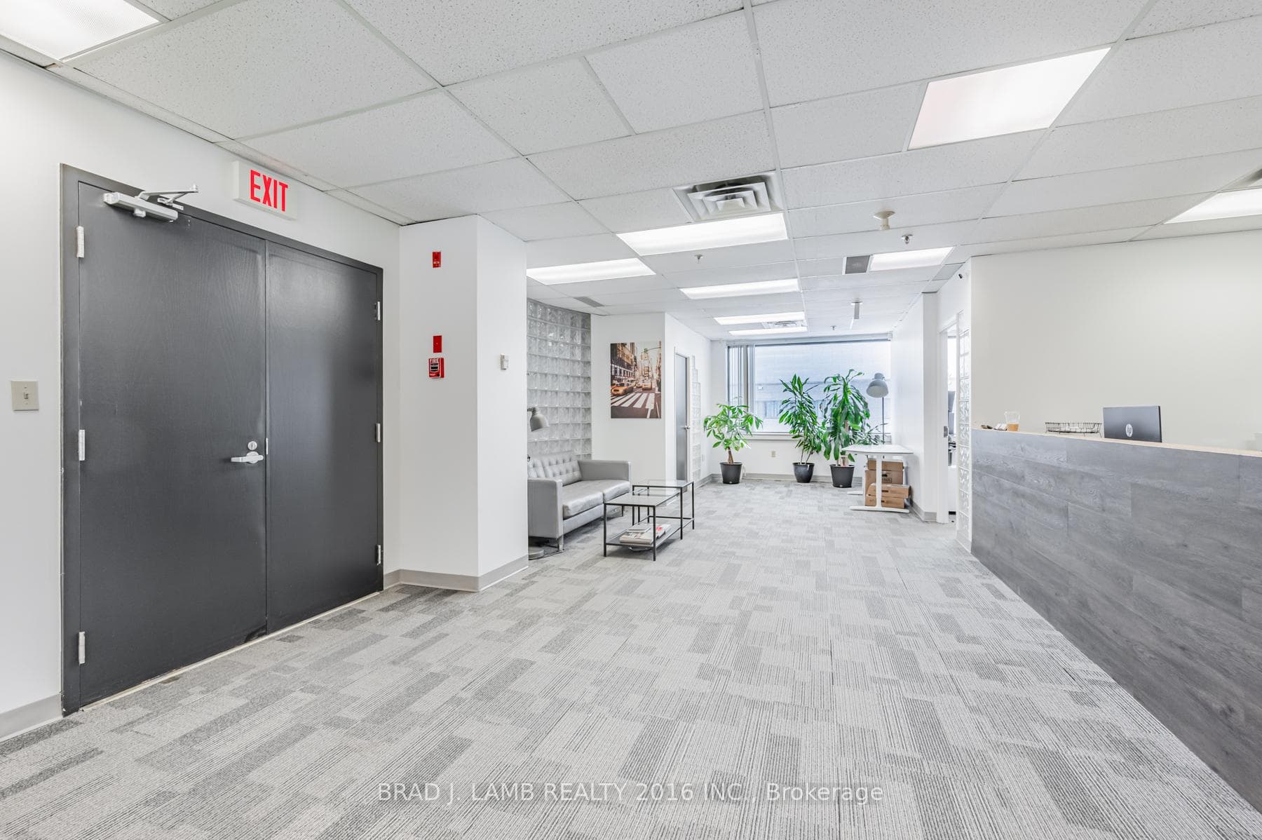 2600 Skymark Avenue Unit 5-201 photo 6