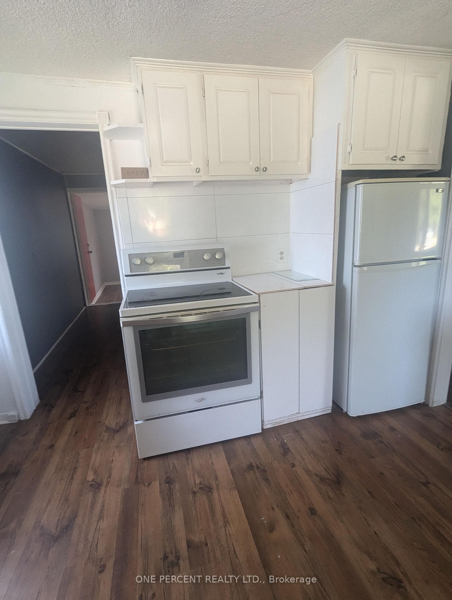 568 Amos Street photo 24