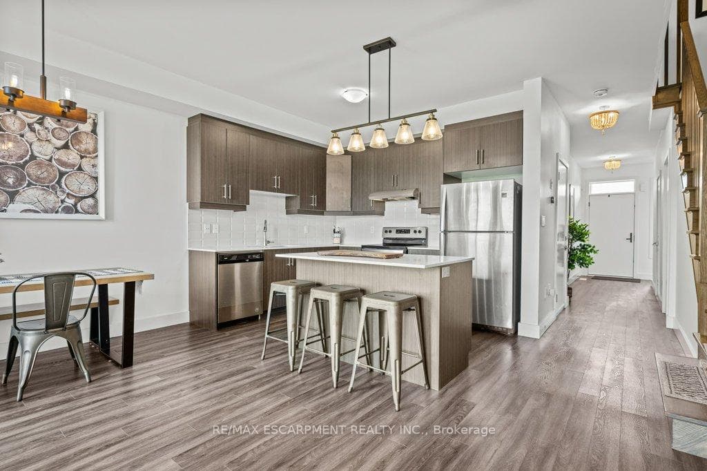 10 Bedrock Drive photo 6