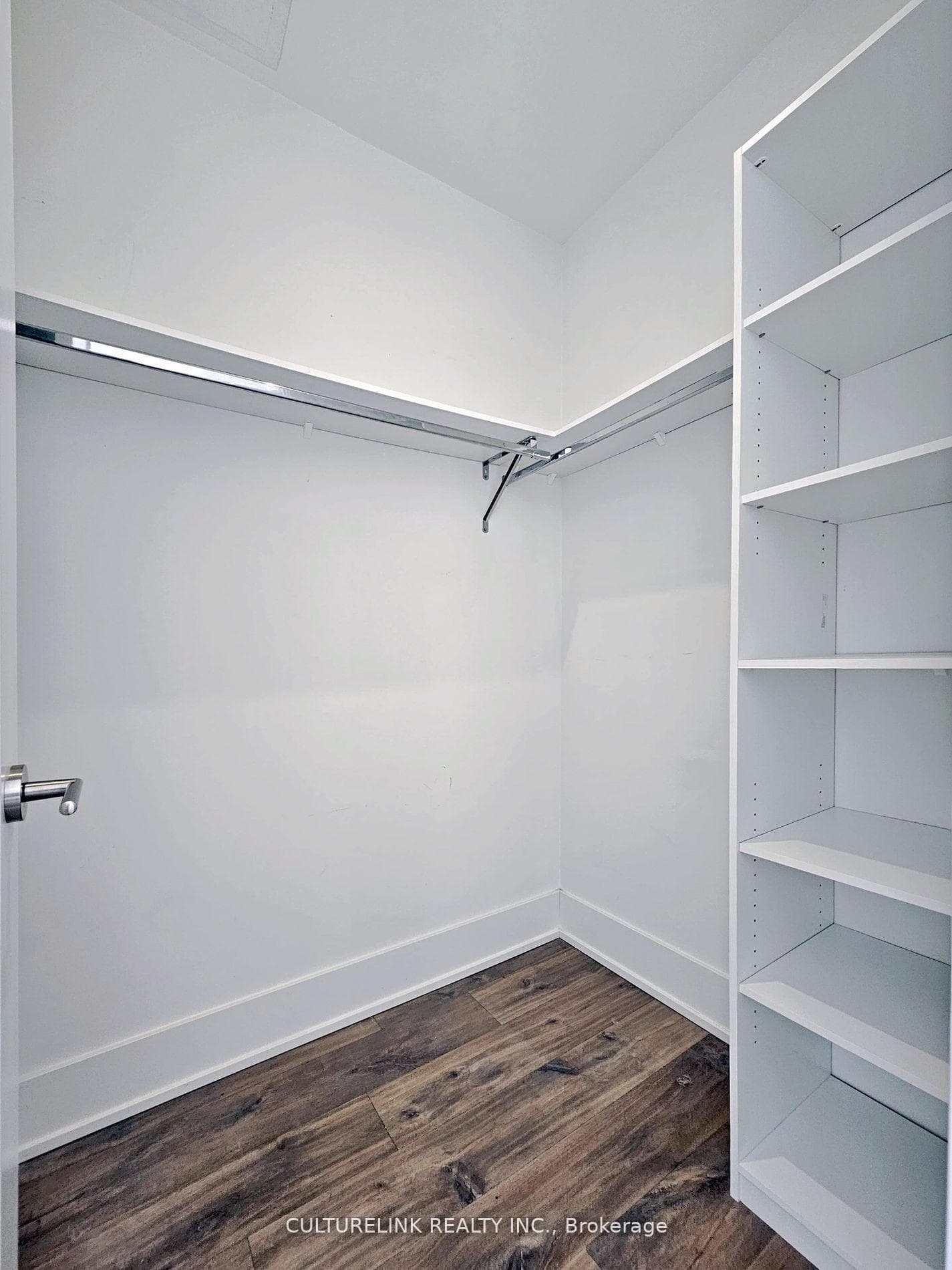 80 Vanauley Street Unit 419 photo 10
