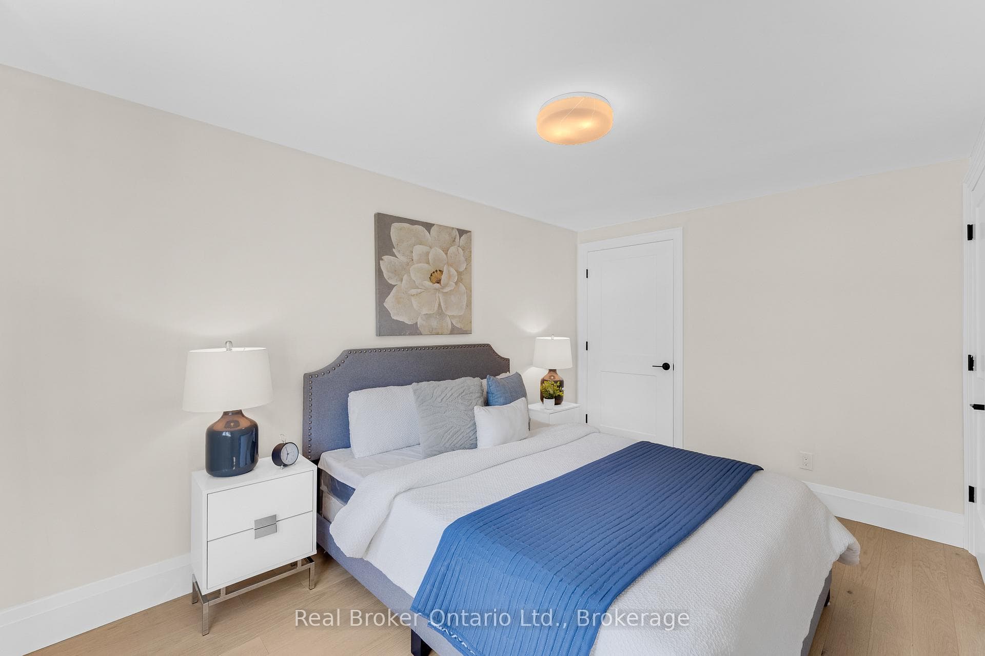 377 Duncombe Drive photo 19