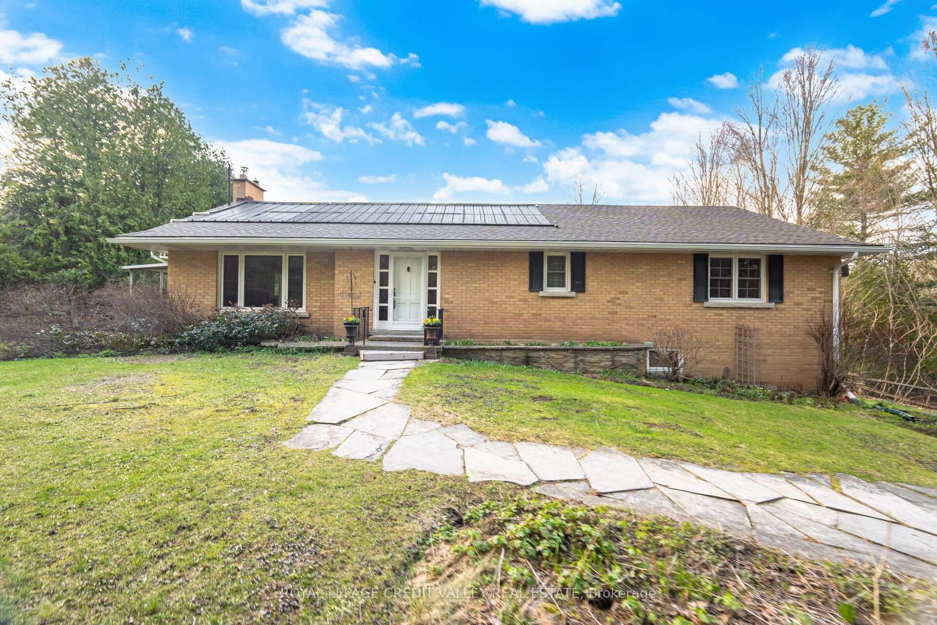 17888 Innis Lake Road photo 2