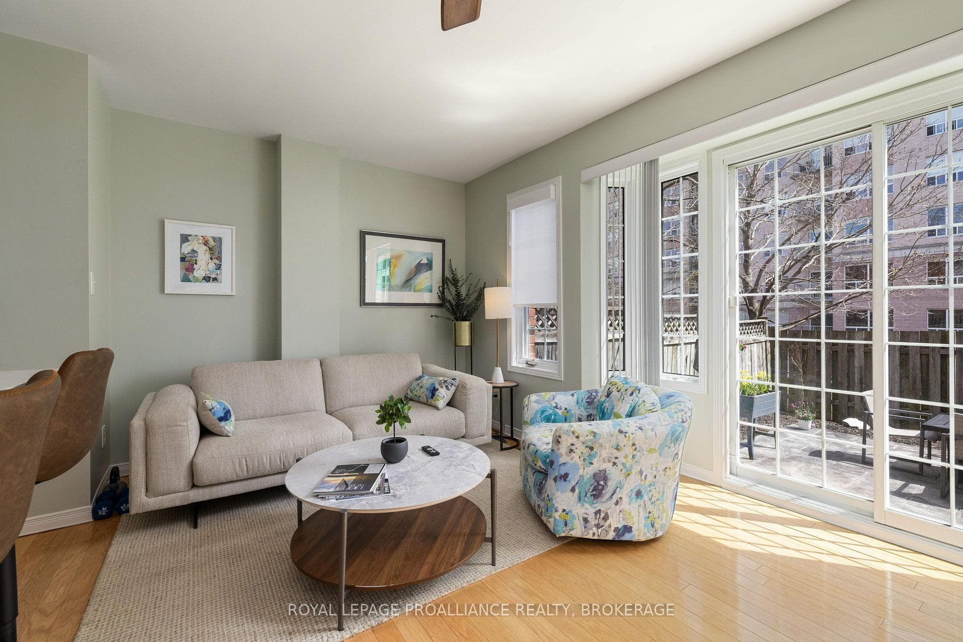 107 Rideau Street photo 11