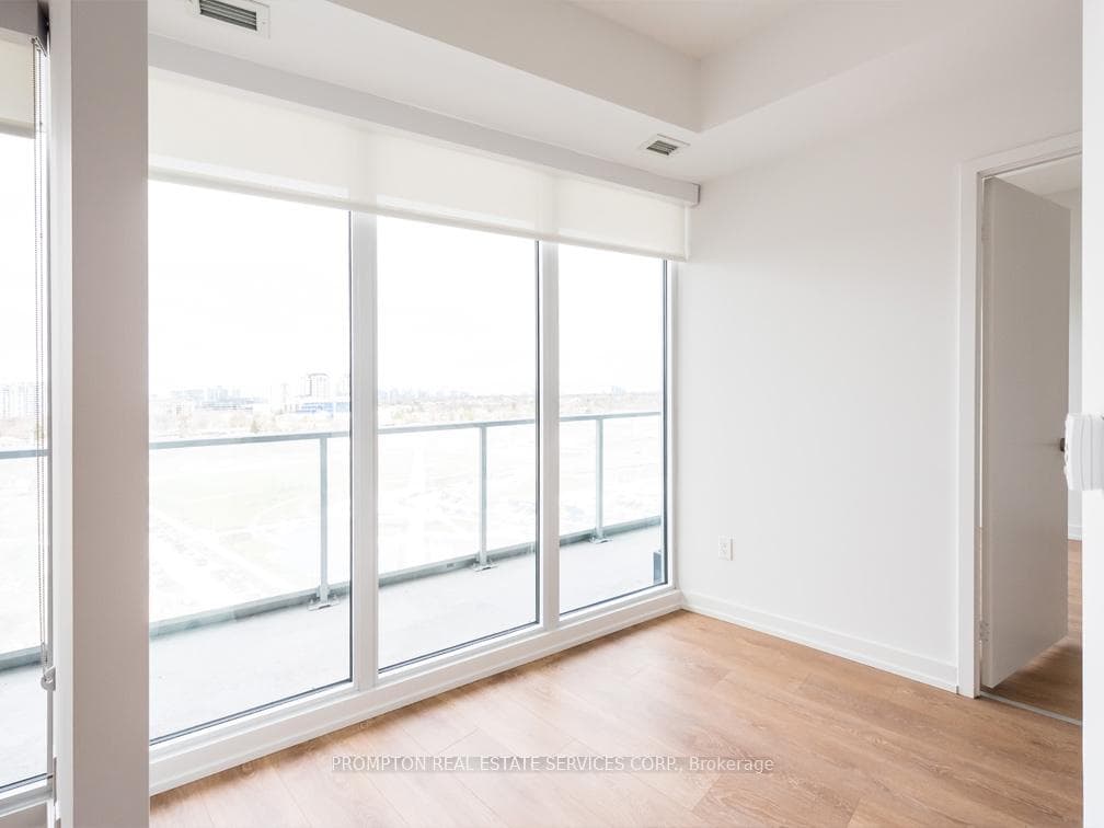 115 Mcmahon Drive Unit 3802 photo 3