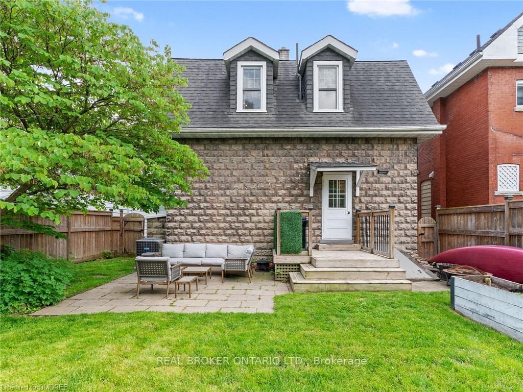8 Charlotte Street photo 22