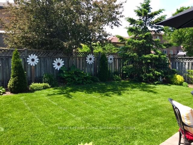 472 Ferndale Drive photo 12