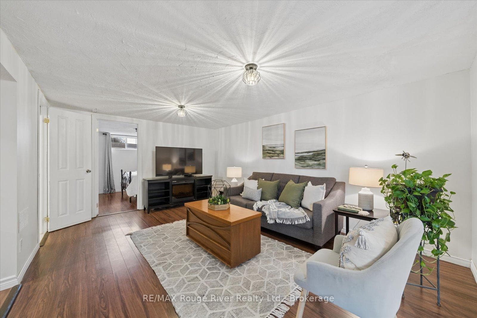 702 Gilbert Street photo 34